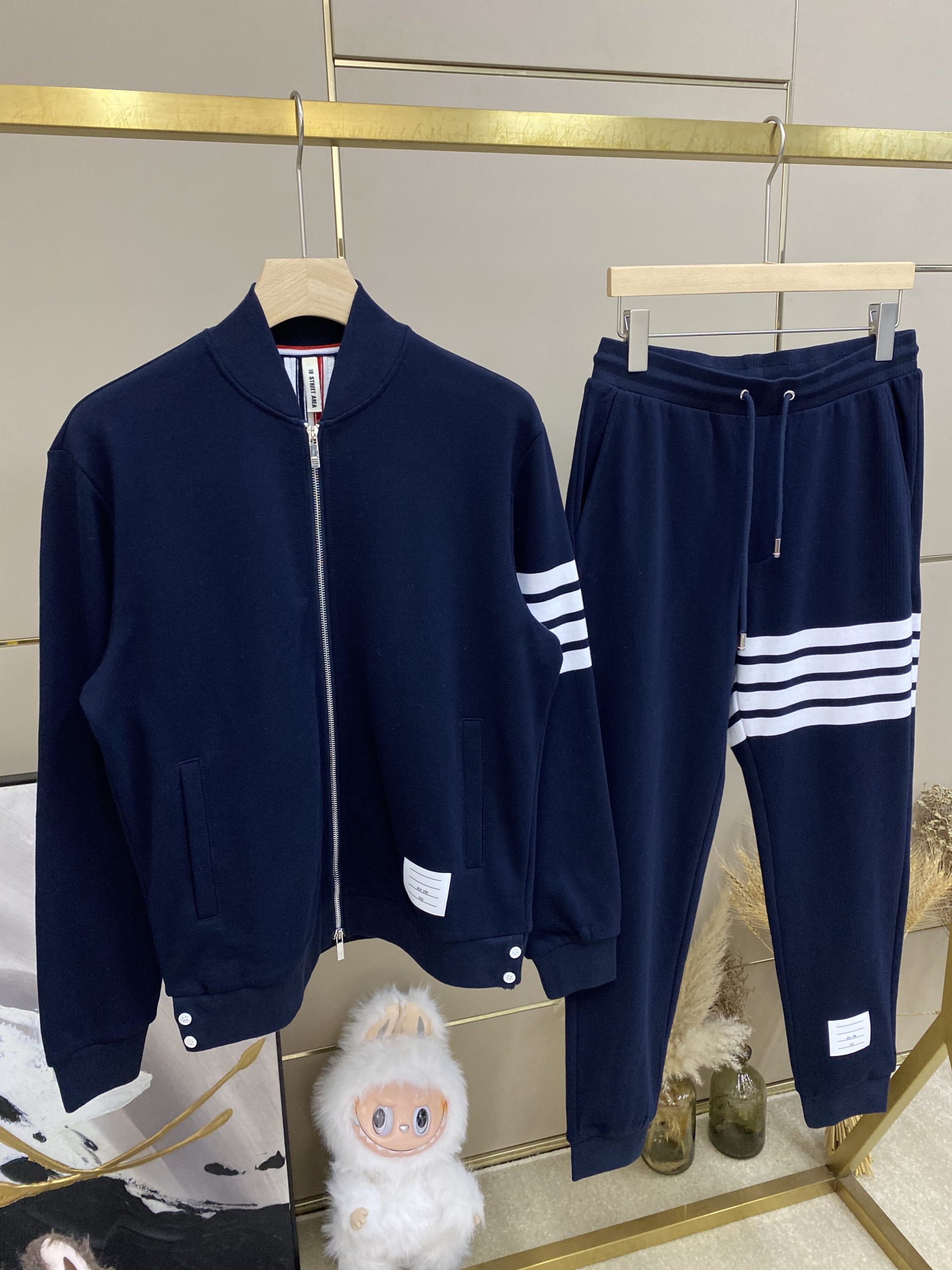 秋冬服 人気商品入荷 トムブラウン 上下服 セットアップ  メンズ