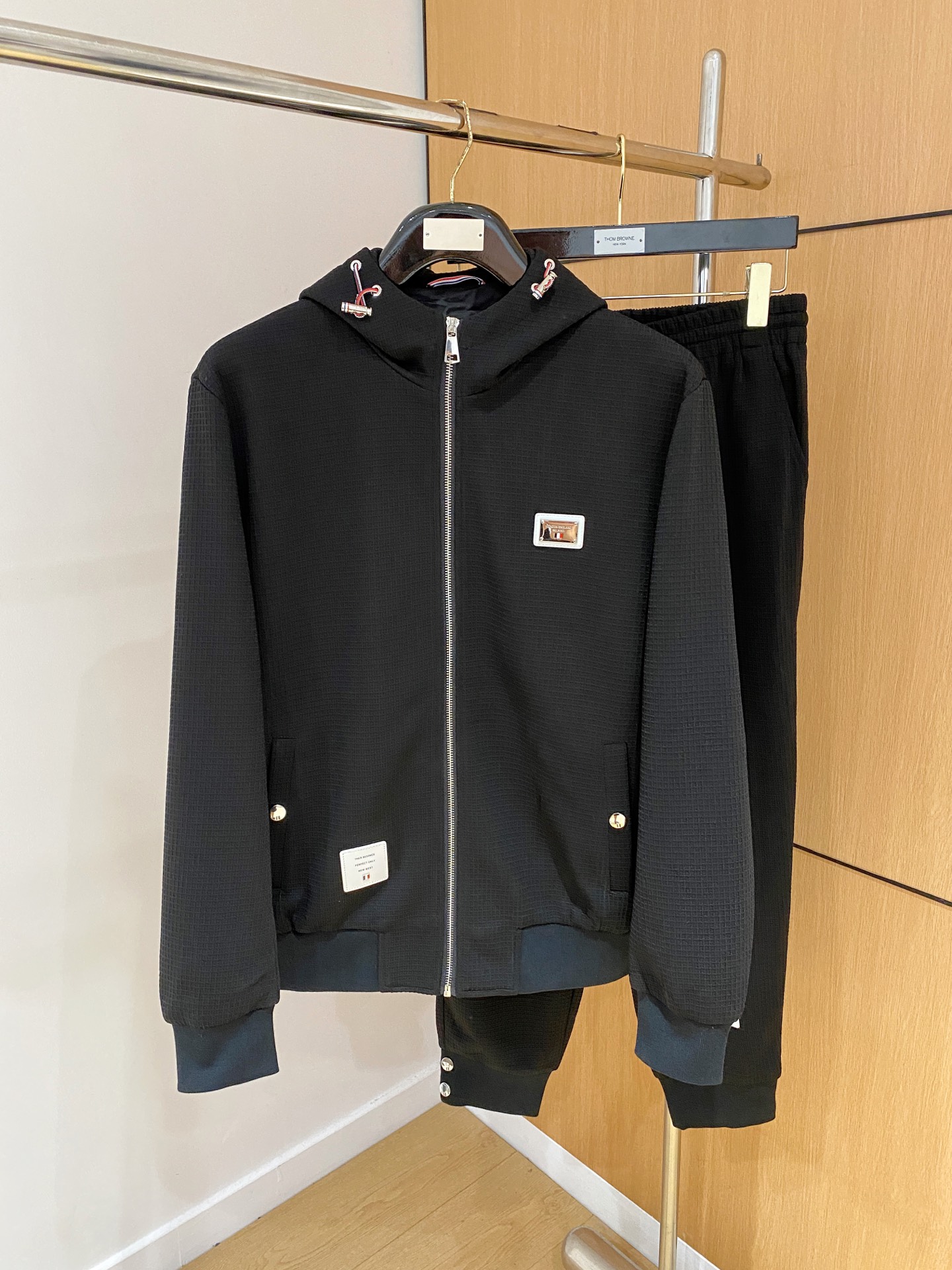 秋冬服 人気商品入荷 トムブラウン 上下服 セットアップ  メンズ