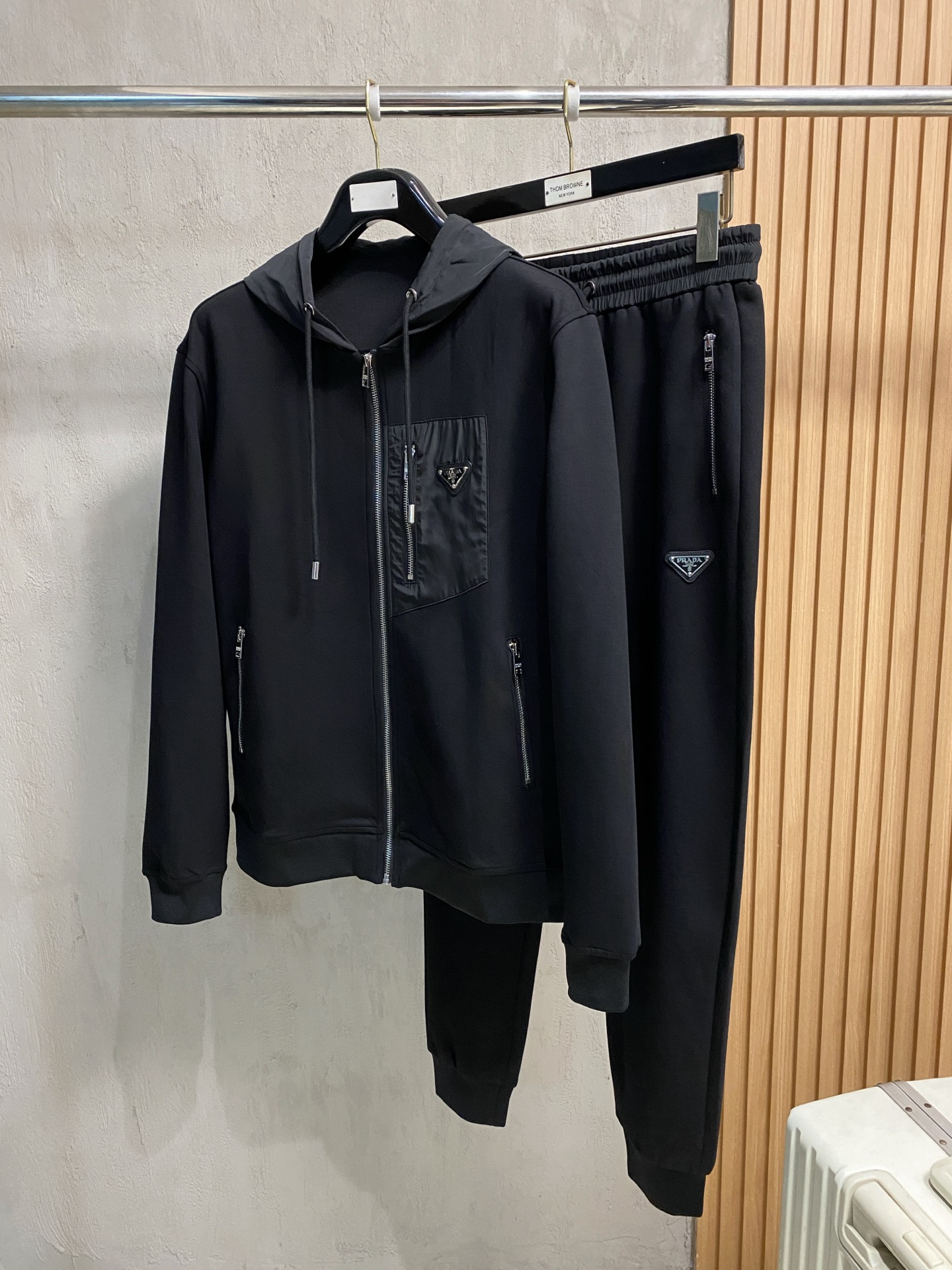 秋冬服 人気ランキング プラダ 上下服 セットアップ メンズ