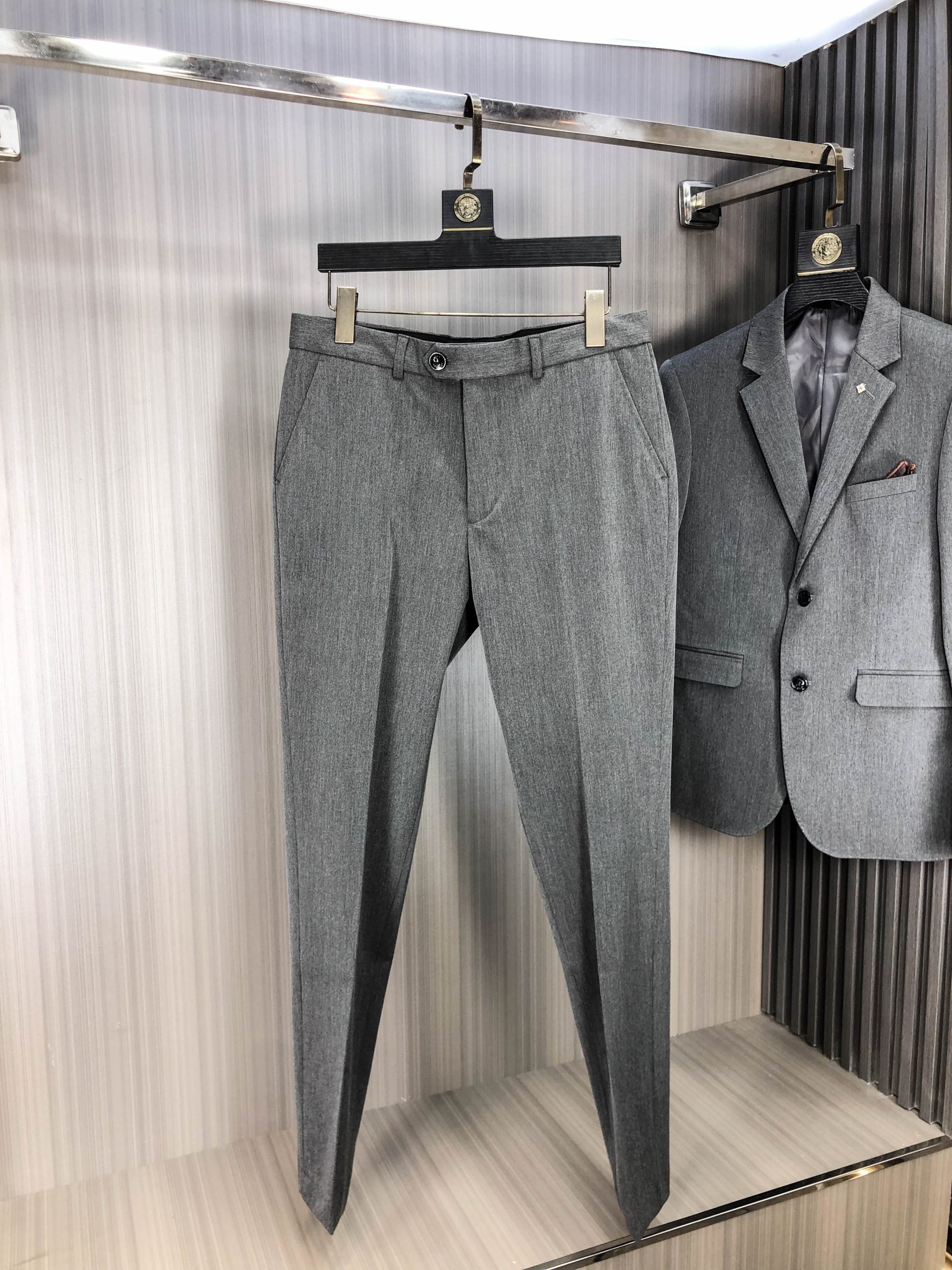 秋冬服 人気商品入荷 ルイヴィトン 上下服 セットアップ  メンズ