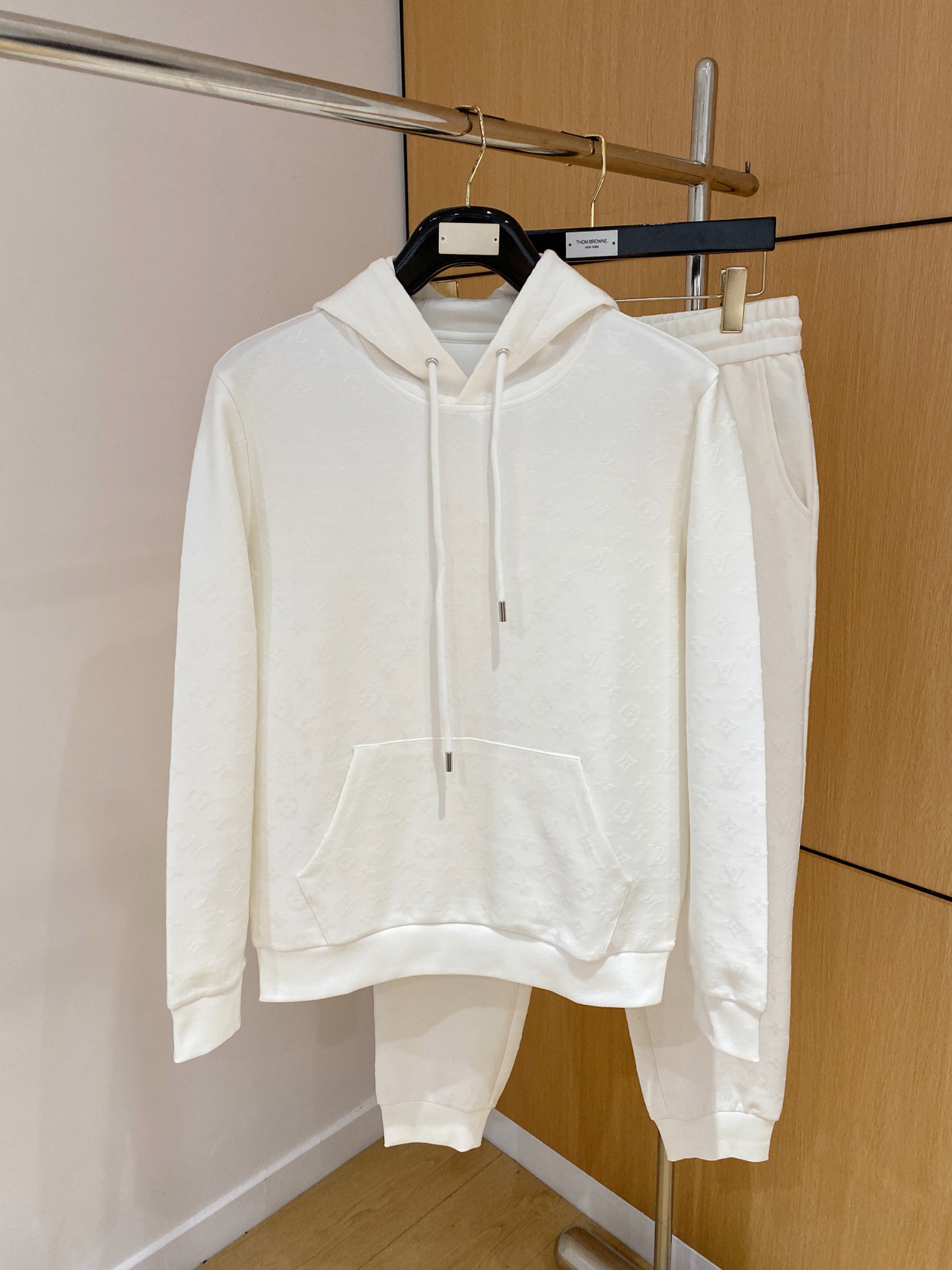 秋冬服 人気商品入荷 ルイヴィトン 上下服 防寒 セット  メンズ