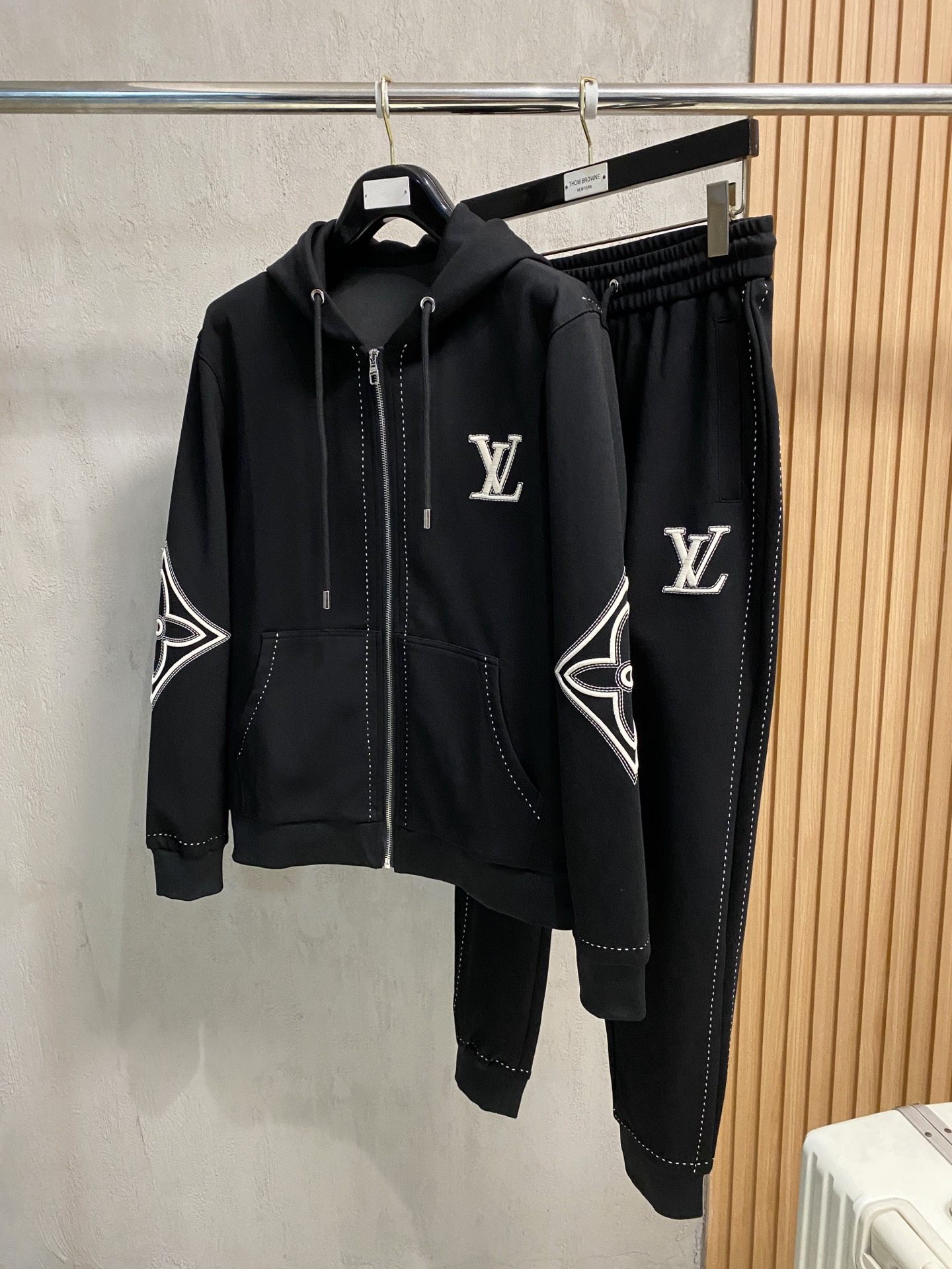 秋冬服 人気商品入荷 ルイヴィトン 上下服 セットアップ メンズ