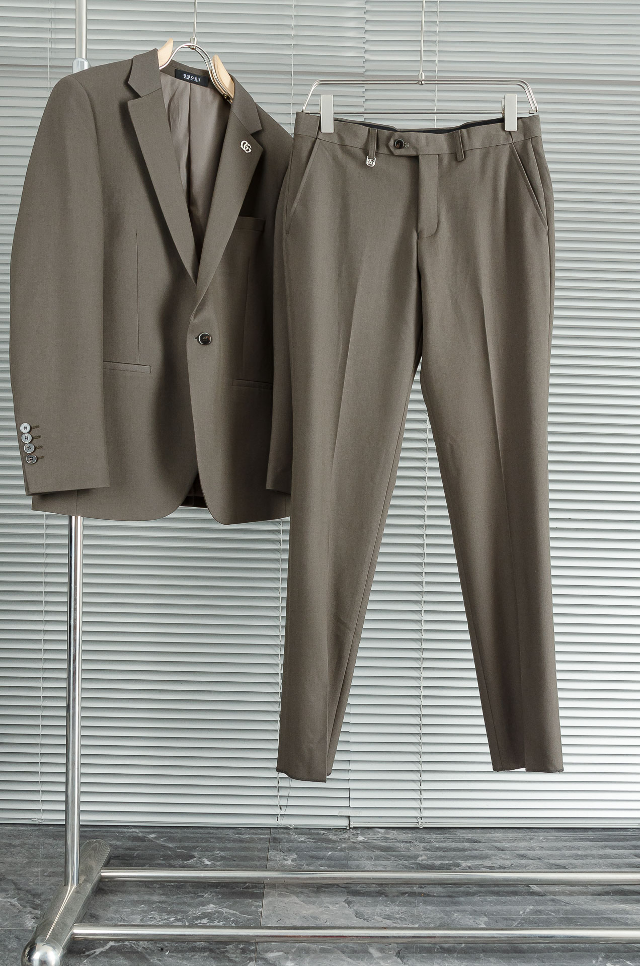 秋冬服 人気商品入荷 グッチ 上下服 セットアップ  メンズ