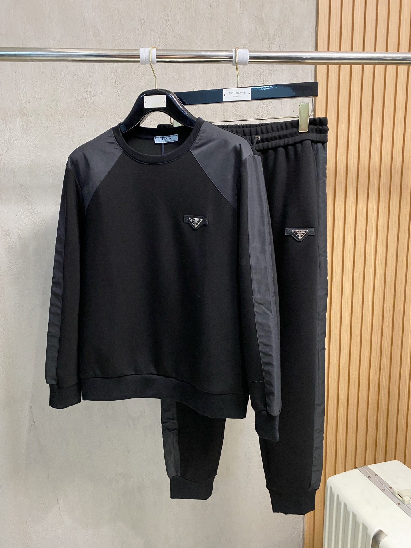 秋冬服 人気ランキング プラダ 上下服 セットアップ メンズ