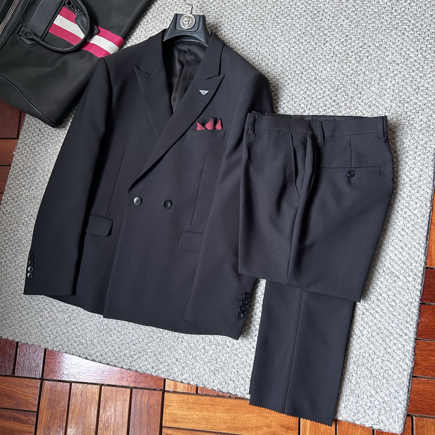 秋冬服 人気ランキング プラダ 上下服 セットアップ  メンズ