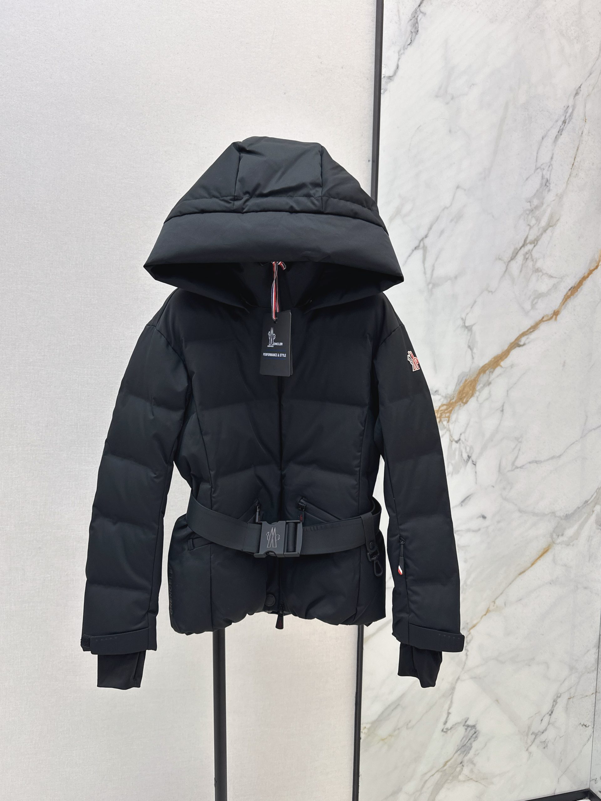 秋冬暖か服 モンクレール ダウンジャケット アウター  レディース