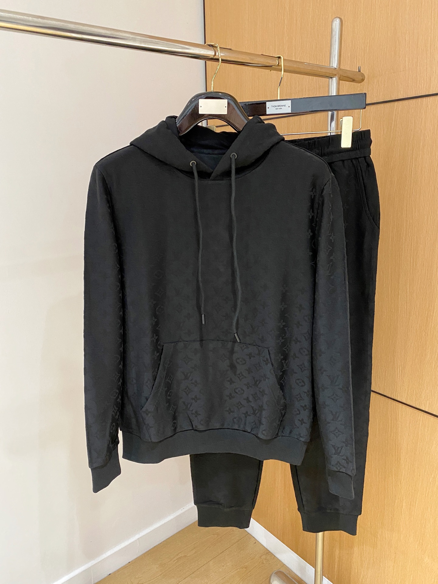 秋冬服 人気商品入荷 ルイヴィトン 上下服 セットアップ メンズ