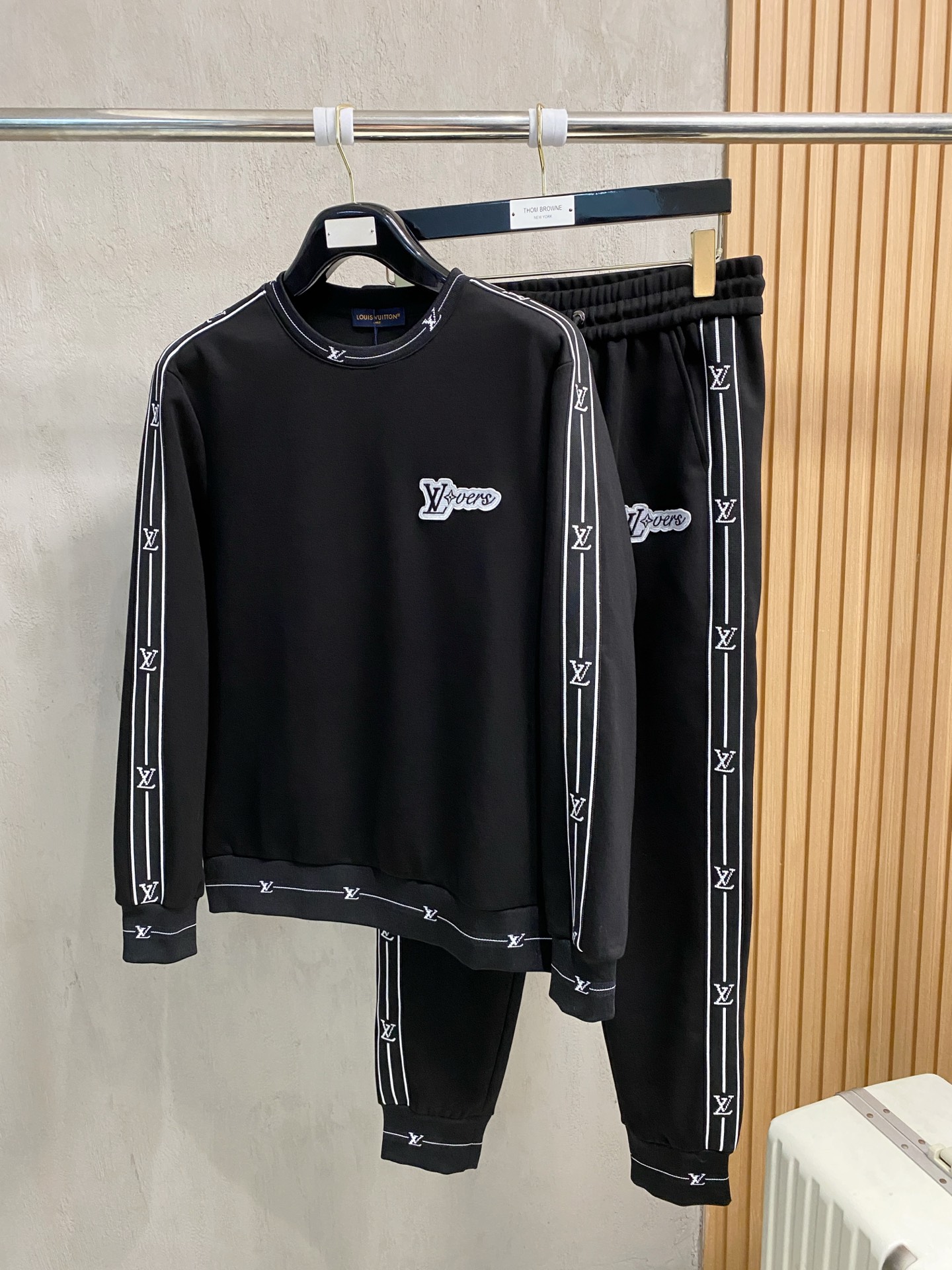 秋冬服 人気商品入荷 ルイヴィトン 上下服 セットアップ メンズ