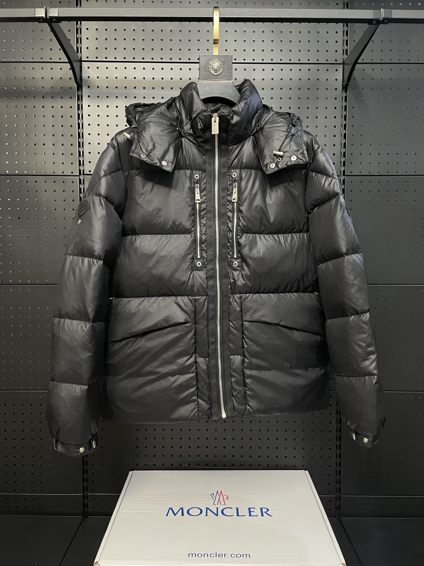 25秋冬暖か服 モンクレール ダウンジャケットアウター メンズ