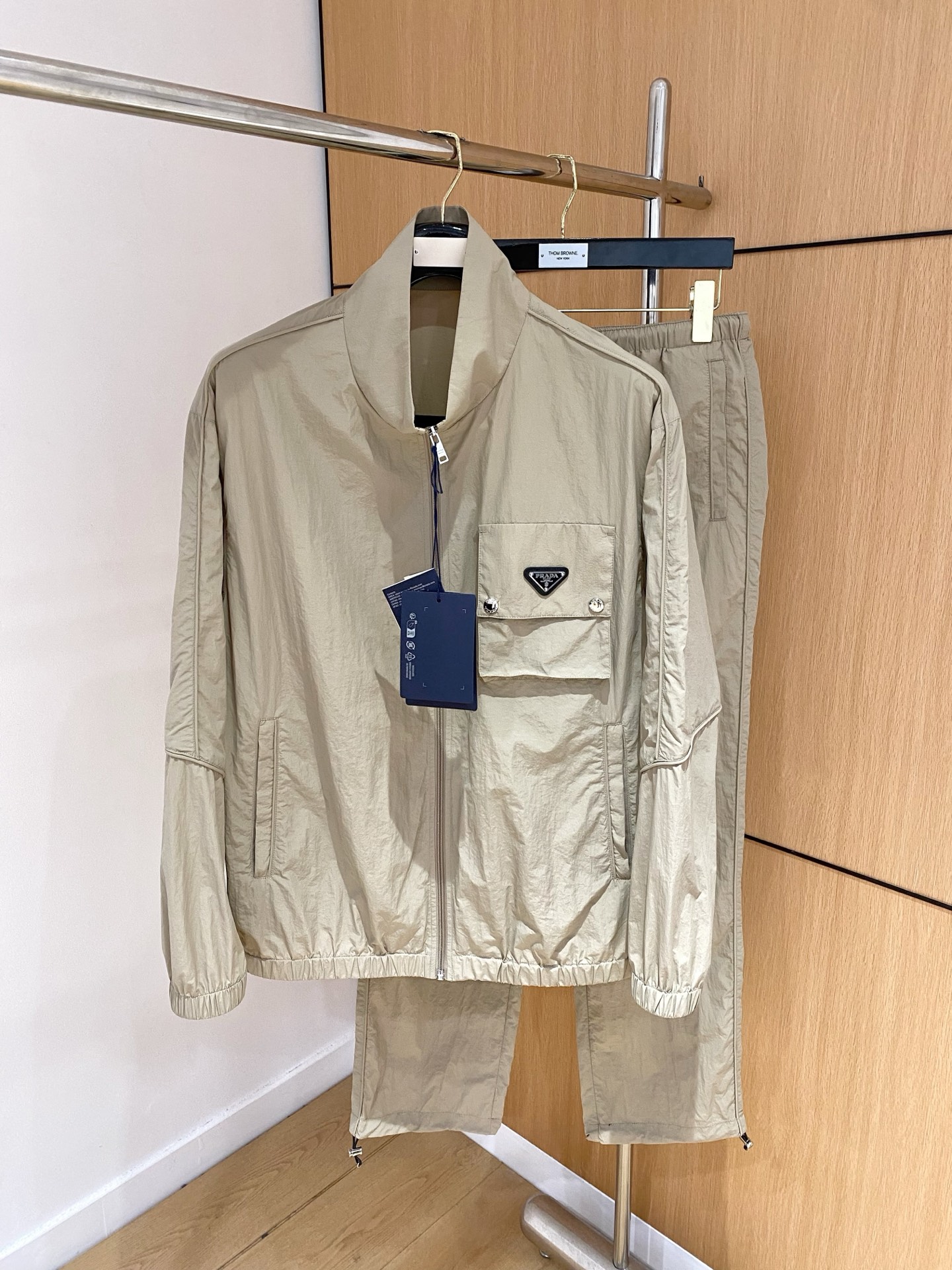 秋冬服 人気ランキング プラダ 上下服 セットアップ メンズ
