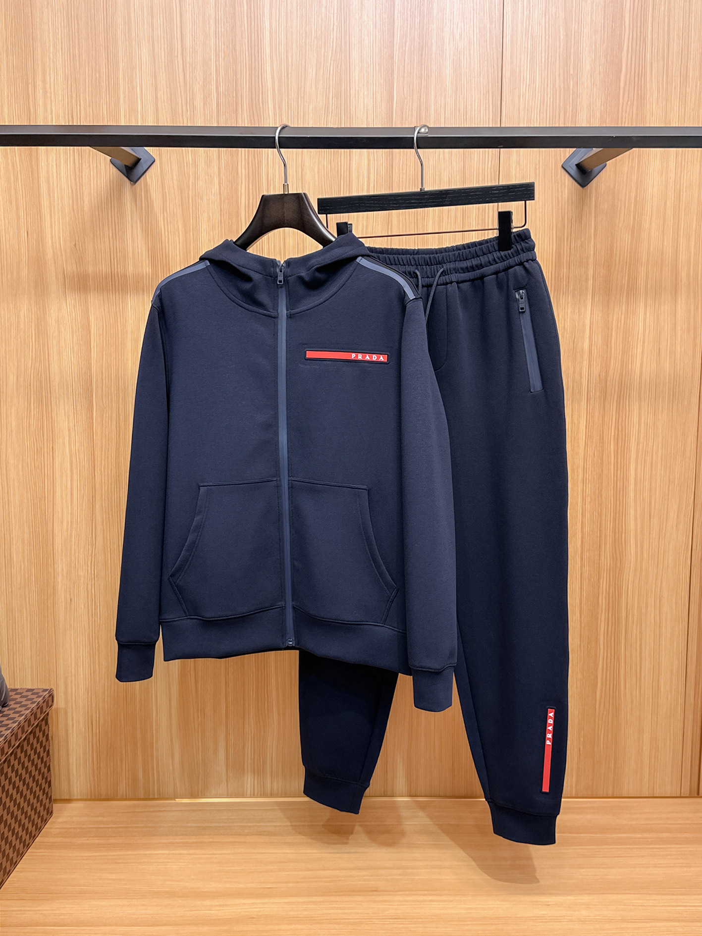 秋冬服 人気ランキング プラダ 上下服 セットアップ  メンズ