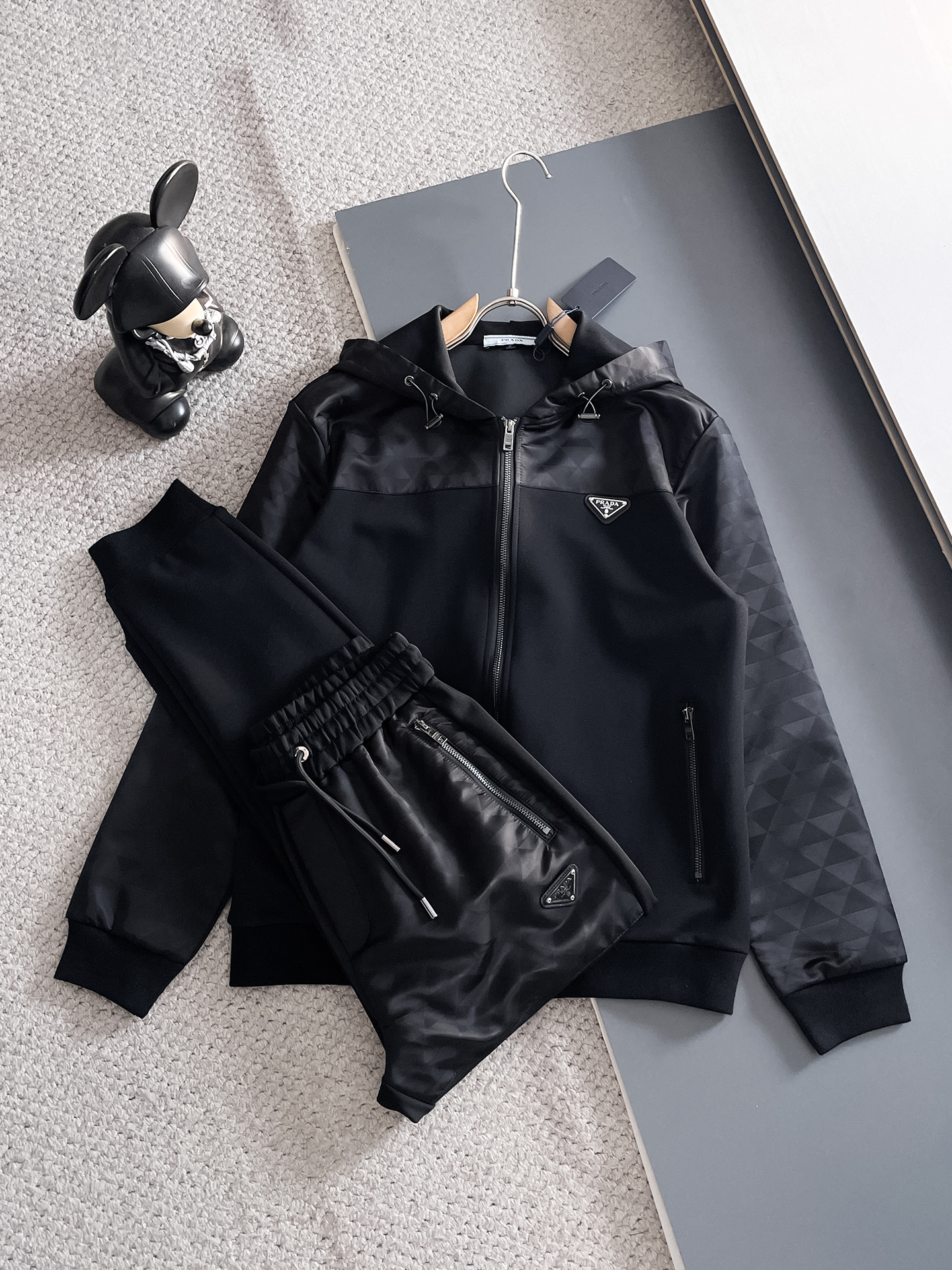 秋冬服 人気ランキング プラダ 上下服 セットアップ  メンズ