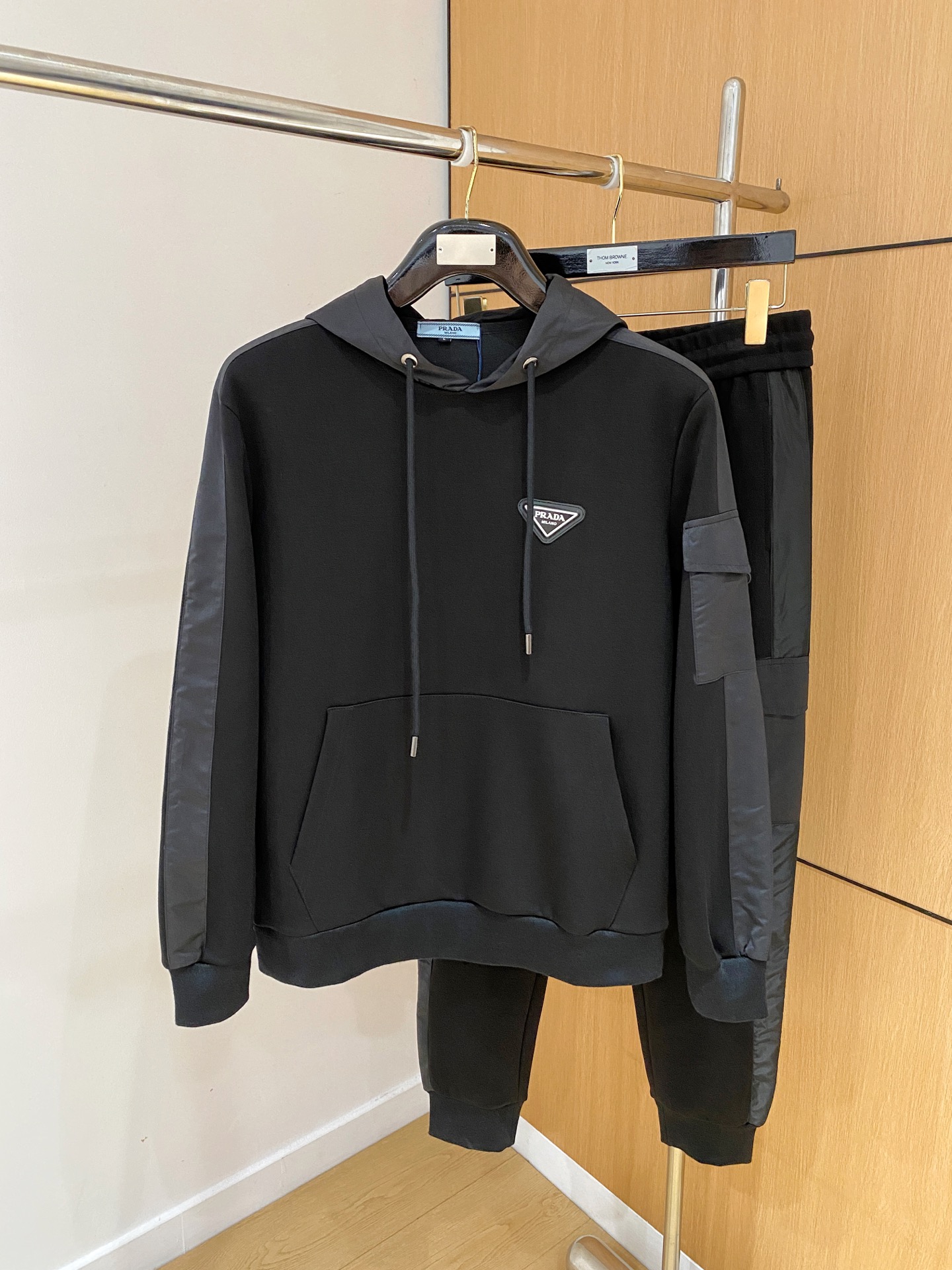秋冬服 人気ランキング プラダ 上下服 セットアップ  メンズ
