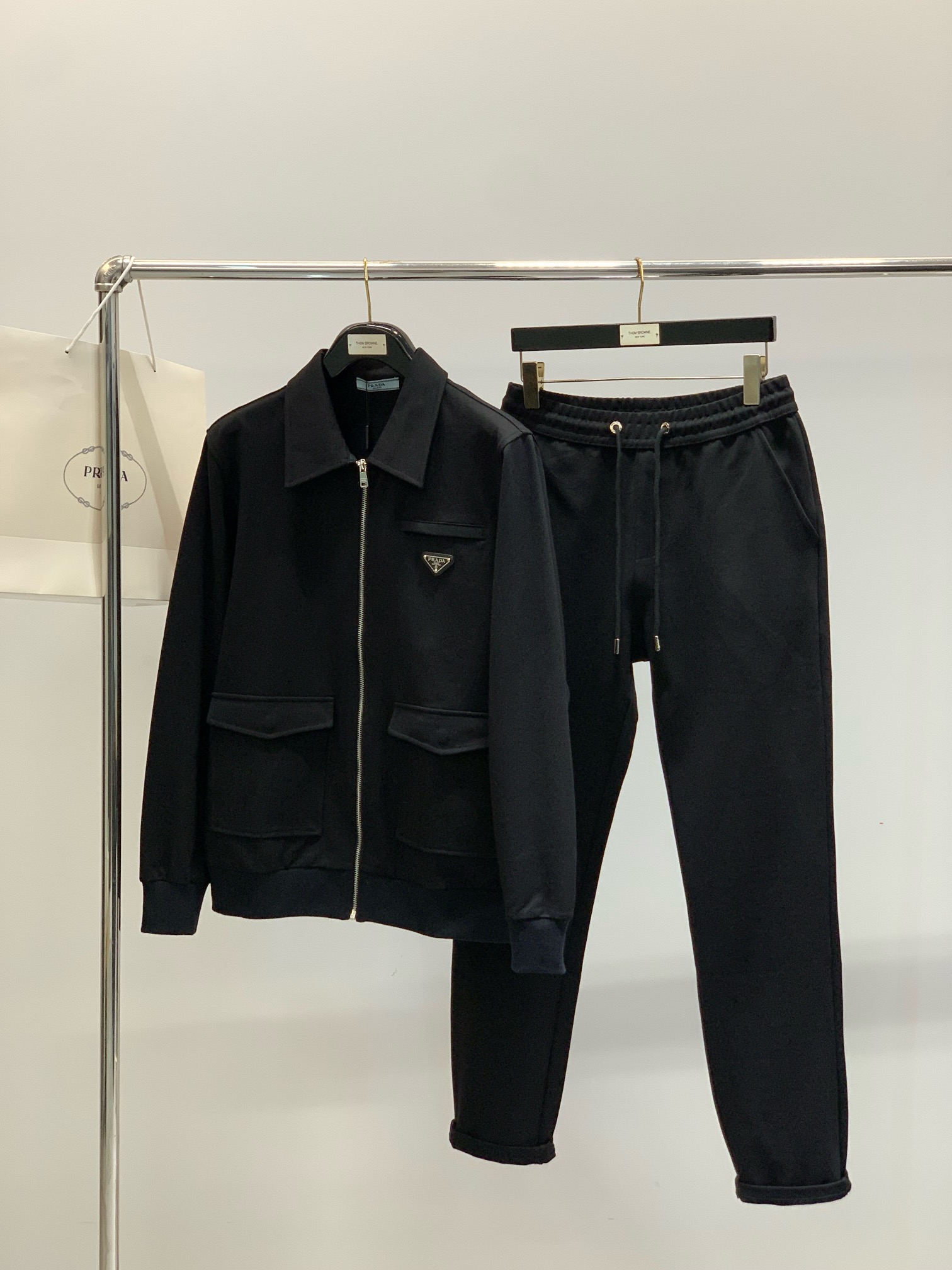 秋冬服 人気ランキング プラダ 上下服 セットアップ  メンズ