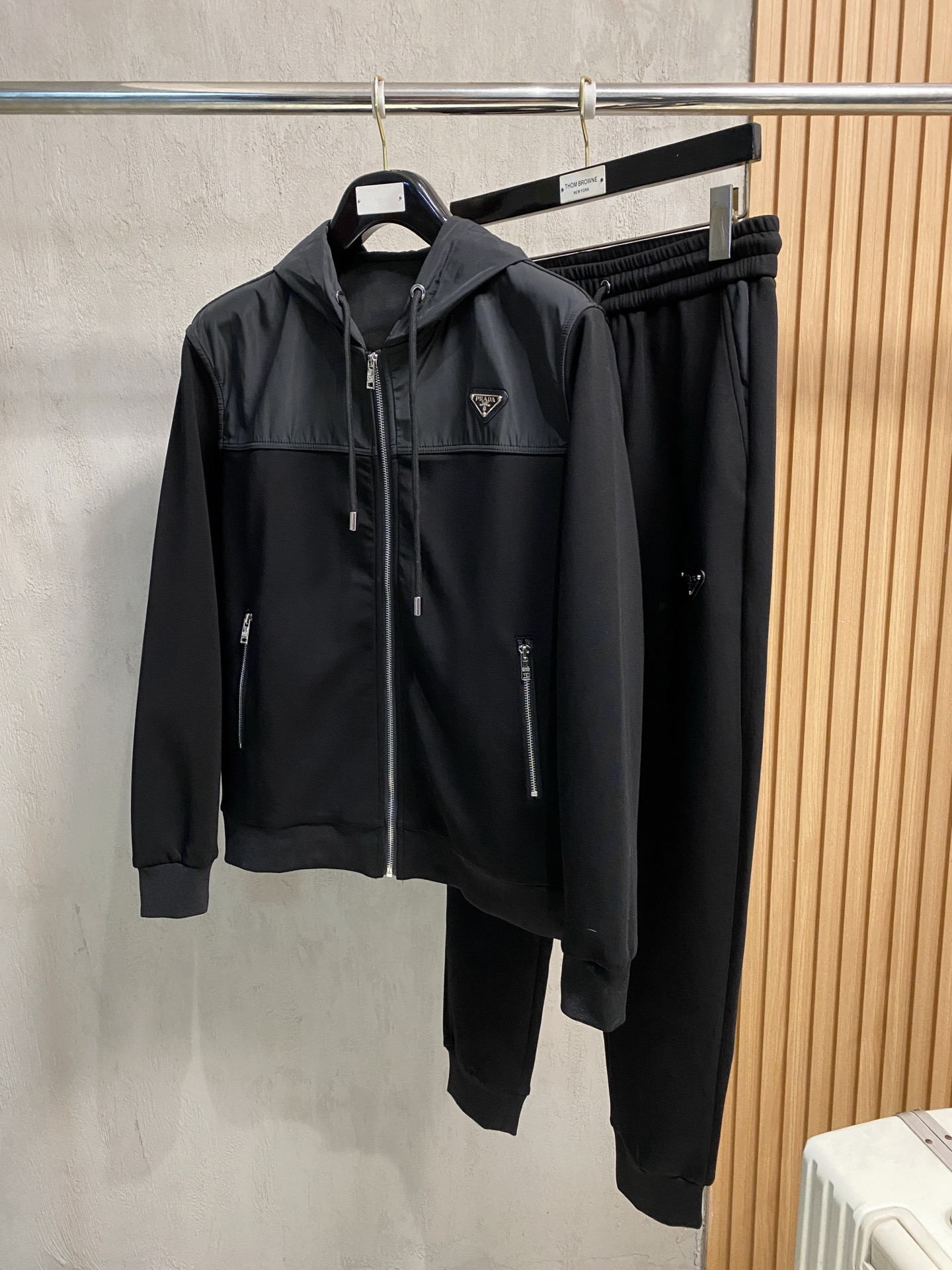 秋冬服 人気ランキング プラダ 上下服 セットアップ  メンズ