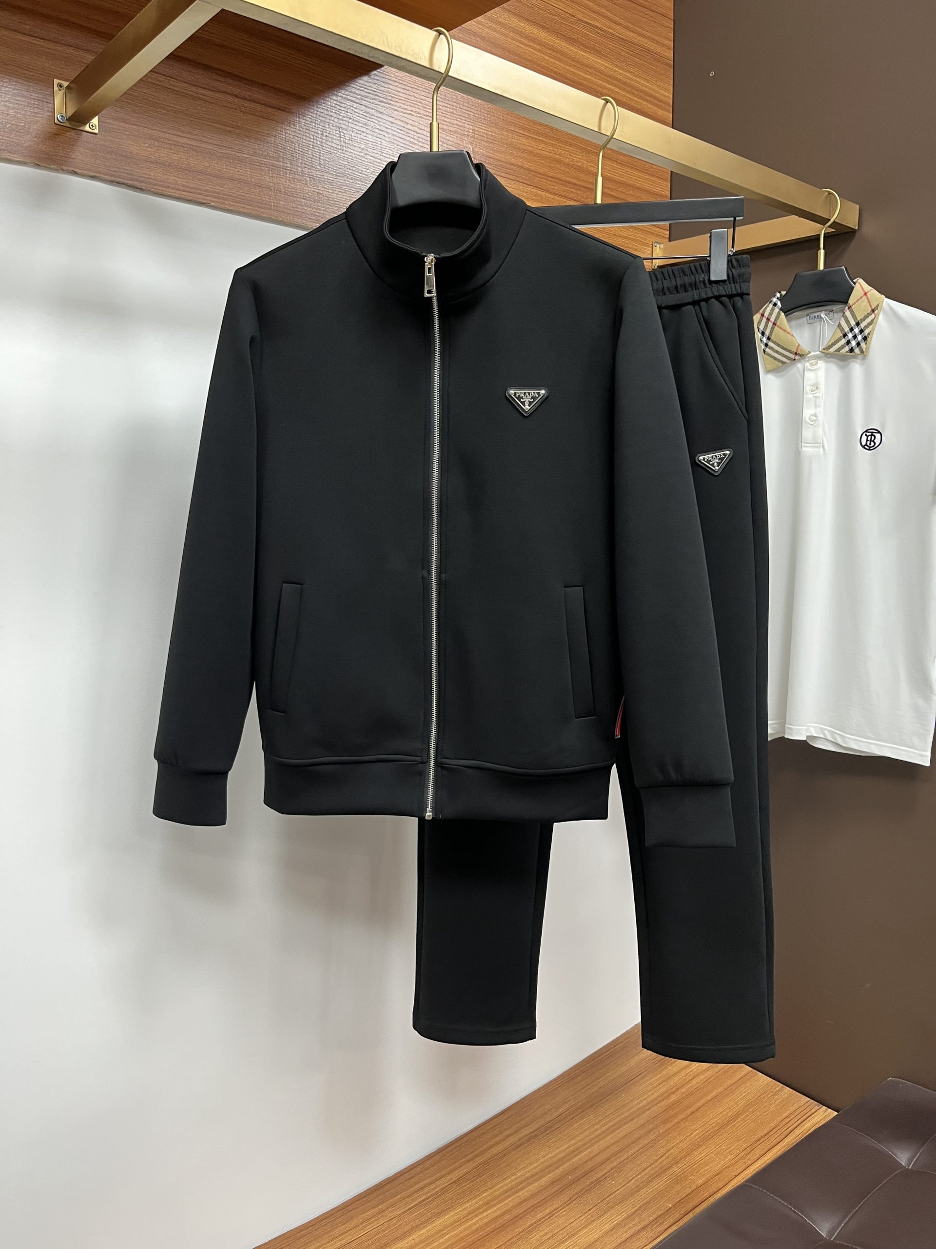 秋冬服 人気ランキング プラダ 上下服 セットアップ  メンズ