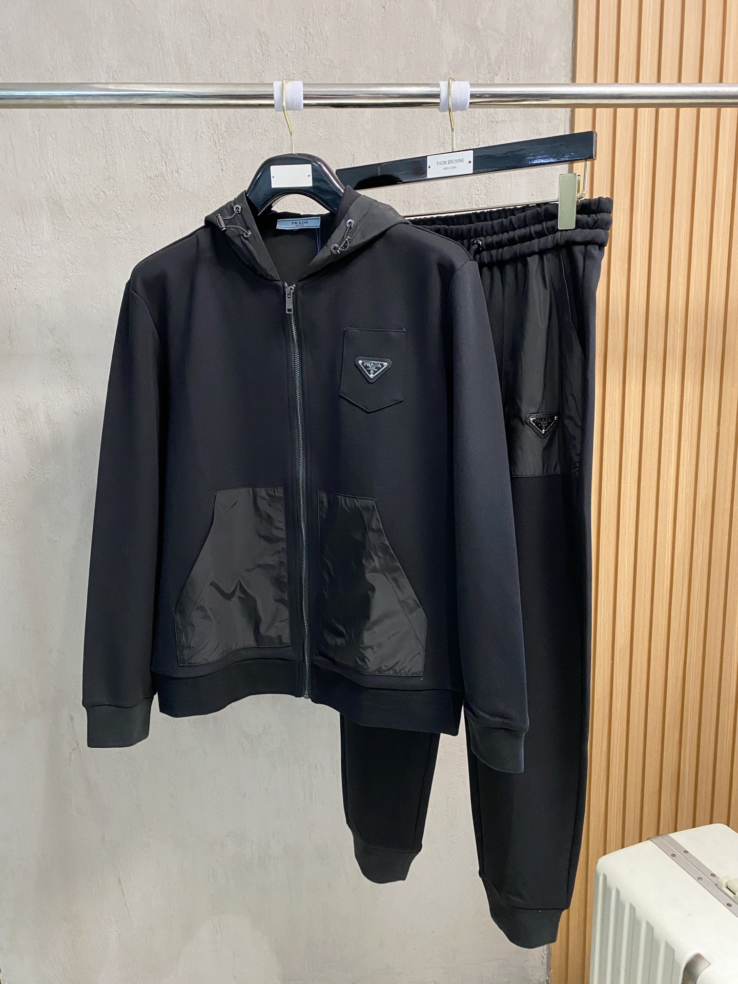 秋冬服 人気ランキング プラダ 上下服 セットアップ  メンズ