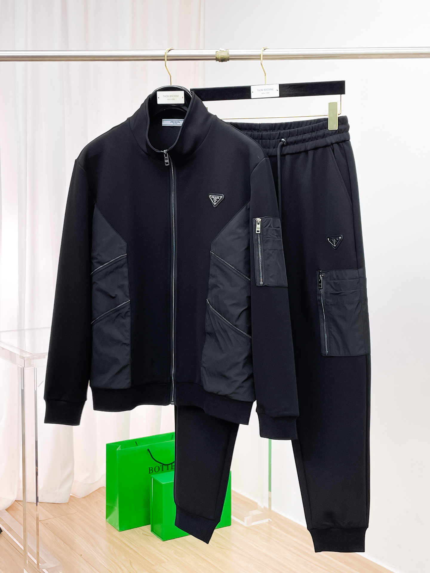 秋冬服 人気商品入荷 プラダ スウェット セットアップ? メンズ
