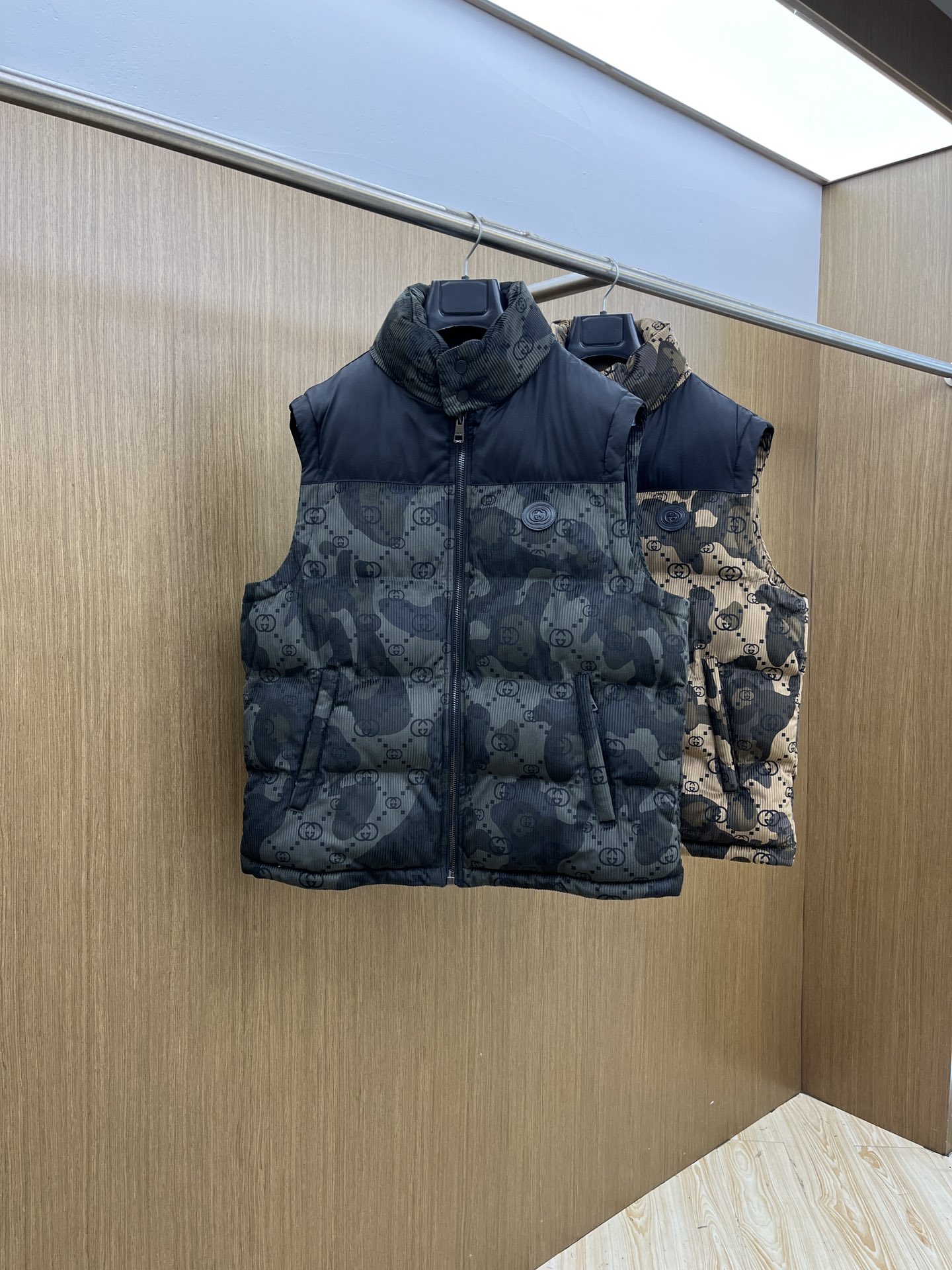 新着アイテム 暖か服 グッチ ダウンジャケット ベスト