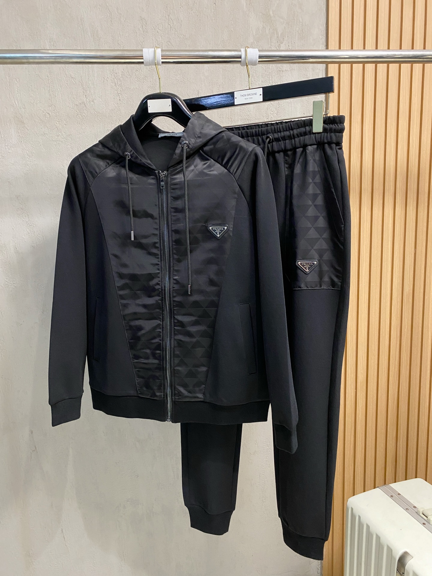 秋冬服 人気ランキング プラダ 上下服 セットアップ  メンズ