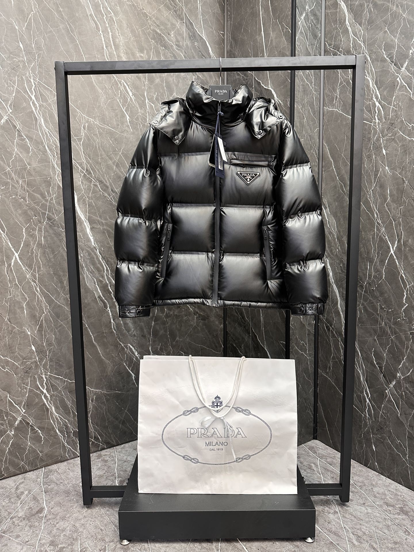 25ss秋冬暖か服 プラダ ダウンジャケット 綿入りジャケット