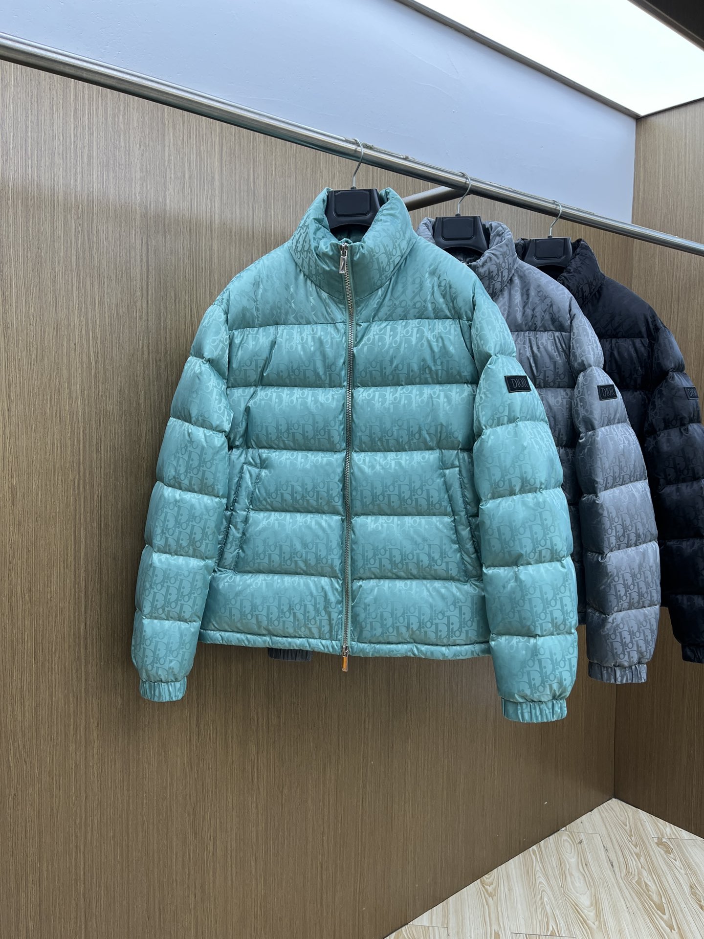 25秋冬暖か服 クリスチャンディオール ダウンジャケット アウター