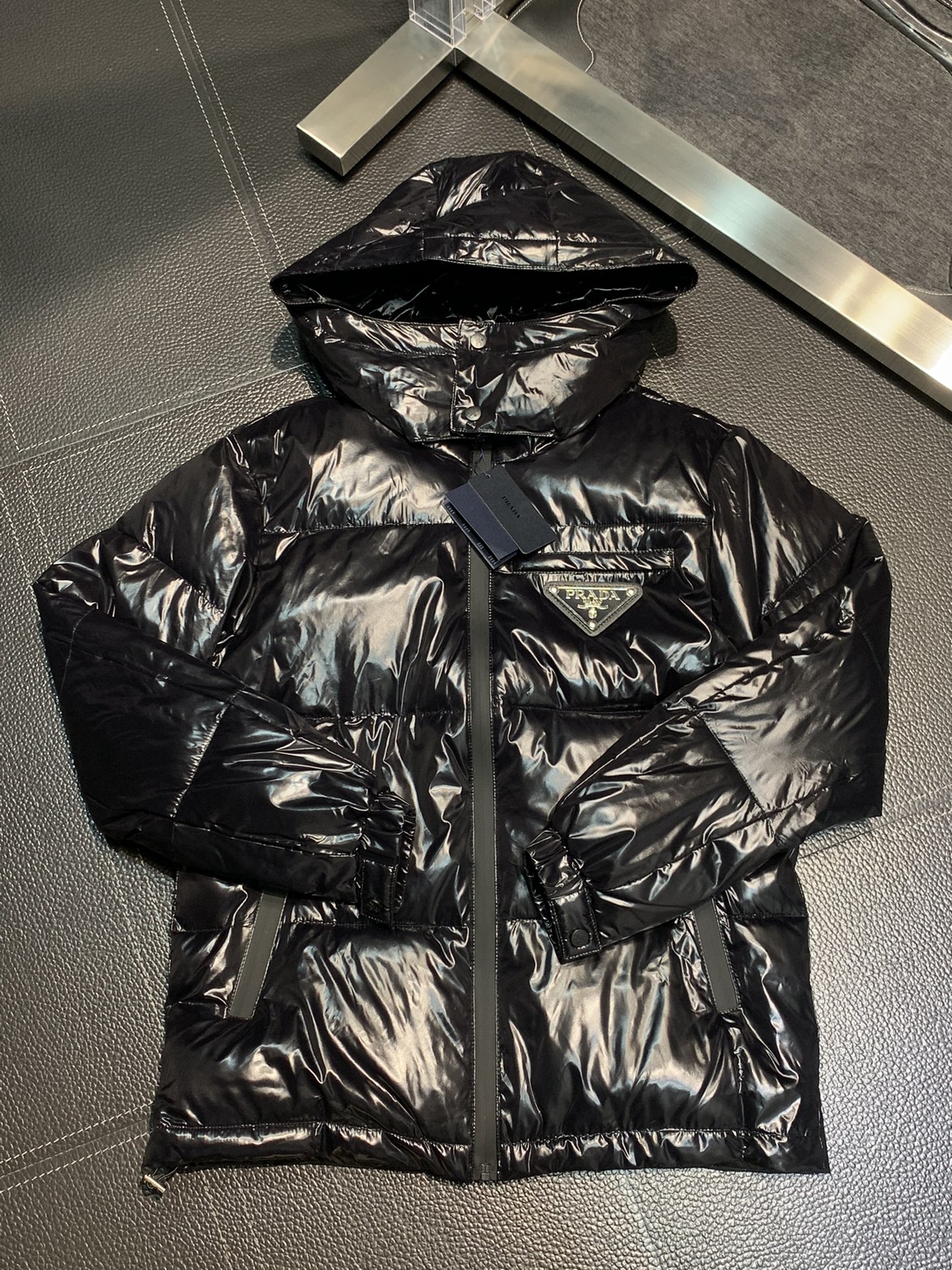 売れ筋商品 服 プラダ 綿入りジャケット アウター メンズ