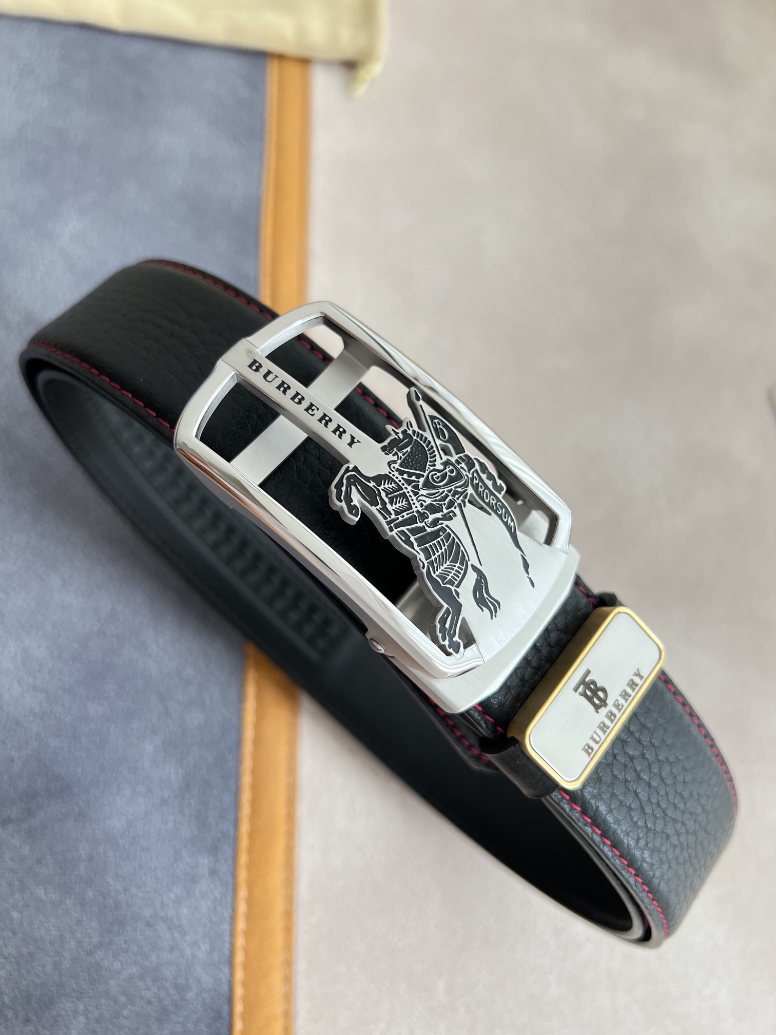 バーバリー 2025新品値下受付 ベルト サンチュール 2508J160+