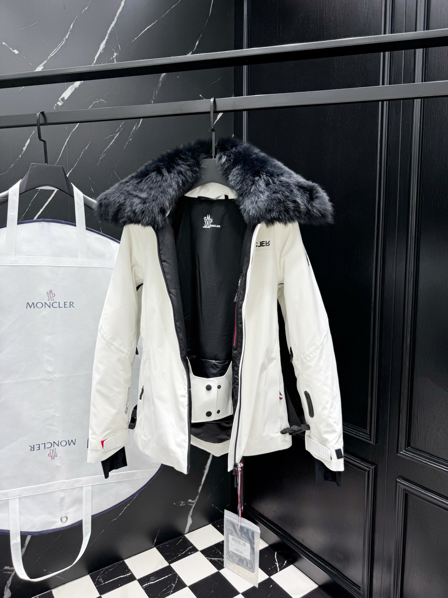 秋冬暖か服 モンクレール ダウンジャケット アウター レディース