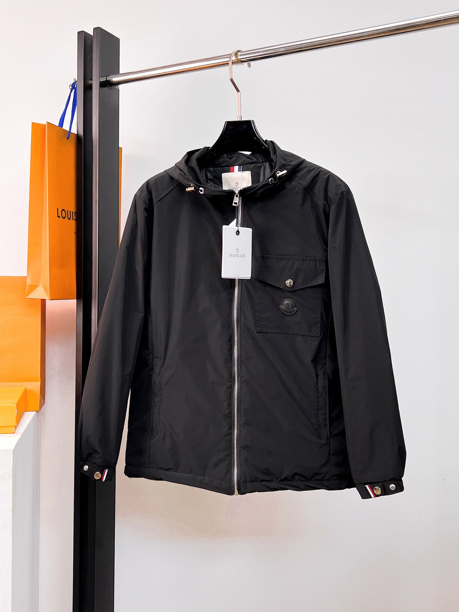 25秋冬暖か服 モンクレール ダウンジャケットアウター メンズ