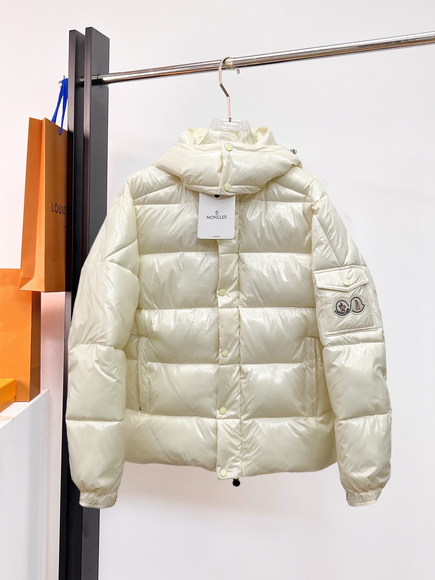 25秋冬暖か服 モンクレール ダウンジャケットアウター メンズ