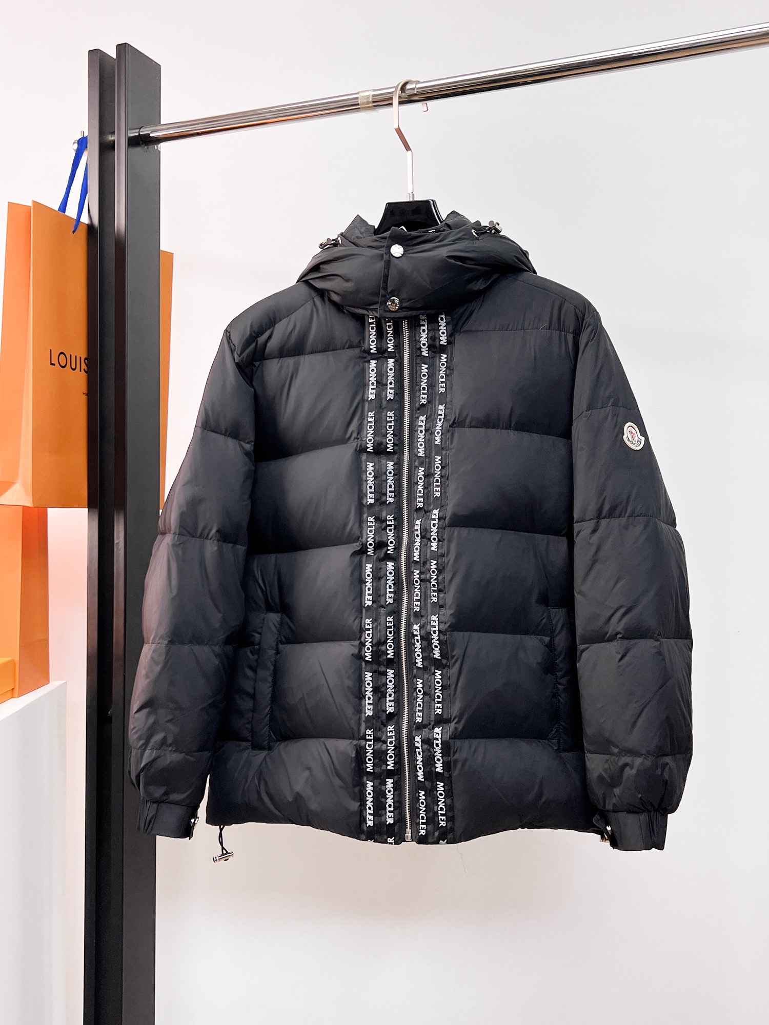25秋冬暖か服 モンクレール ダウンジャケットアウター メンズ