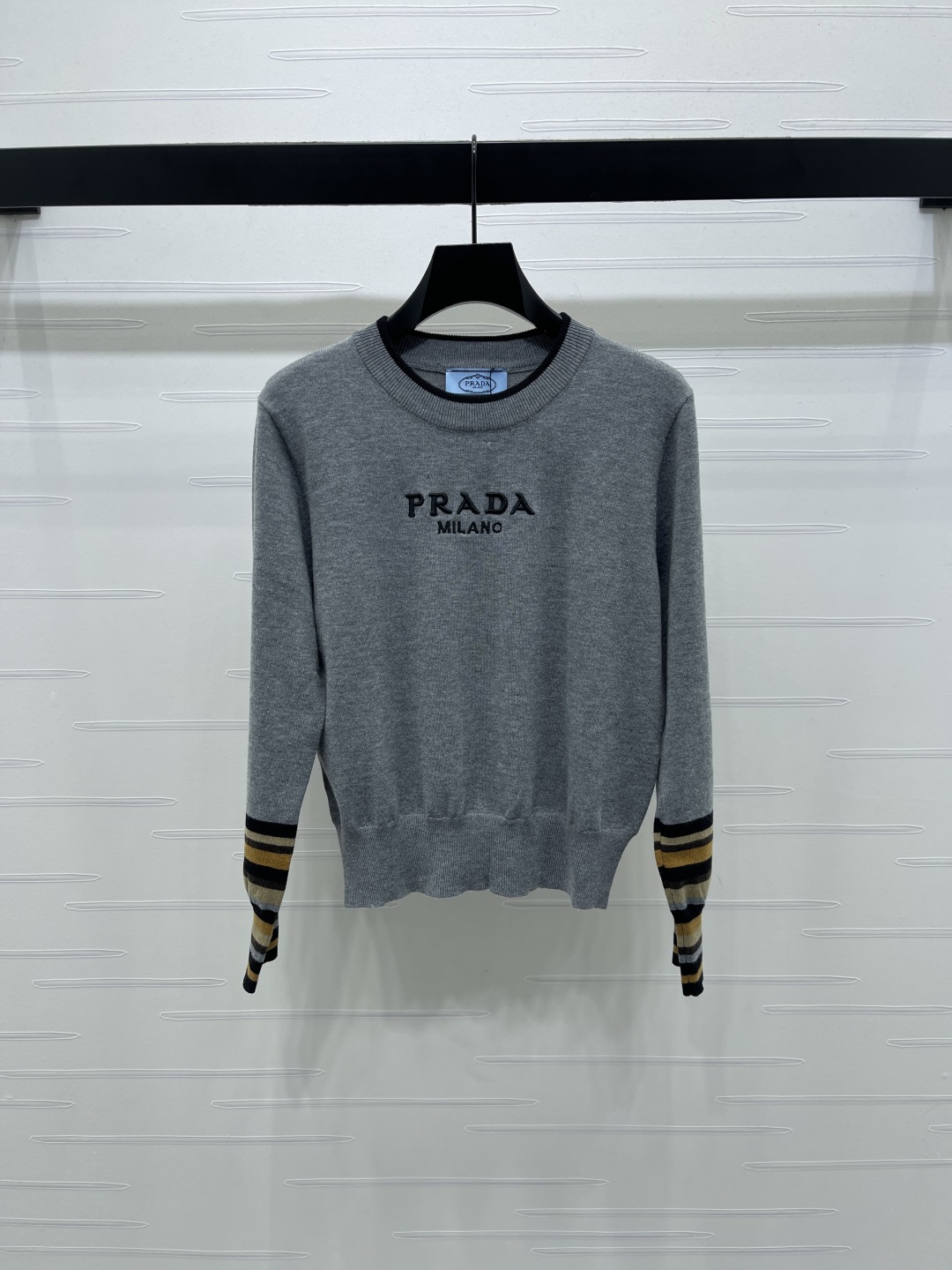 スーパーコピー 女性プラダ 長袖Tシャツ トップス
