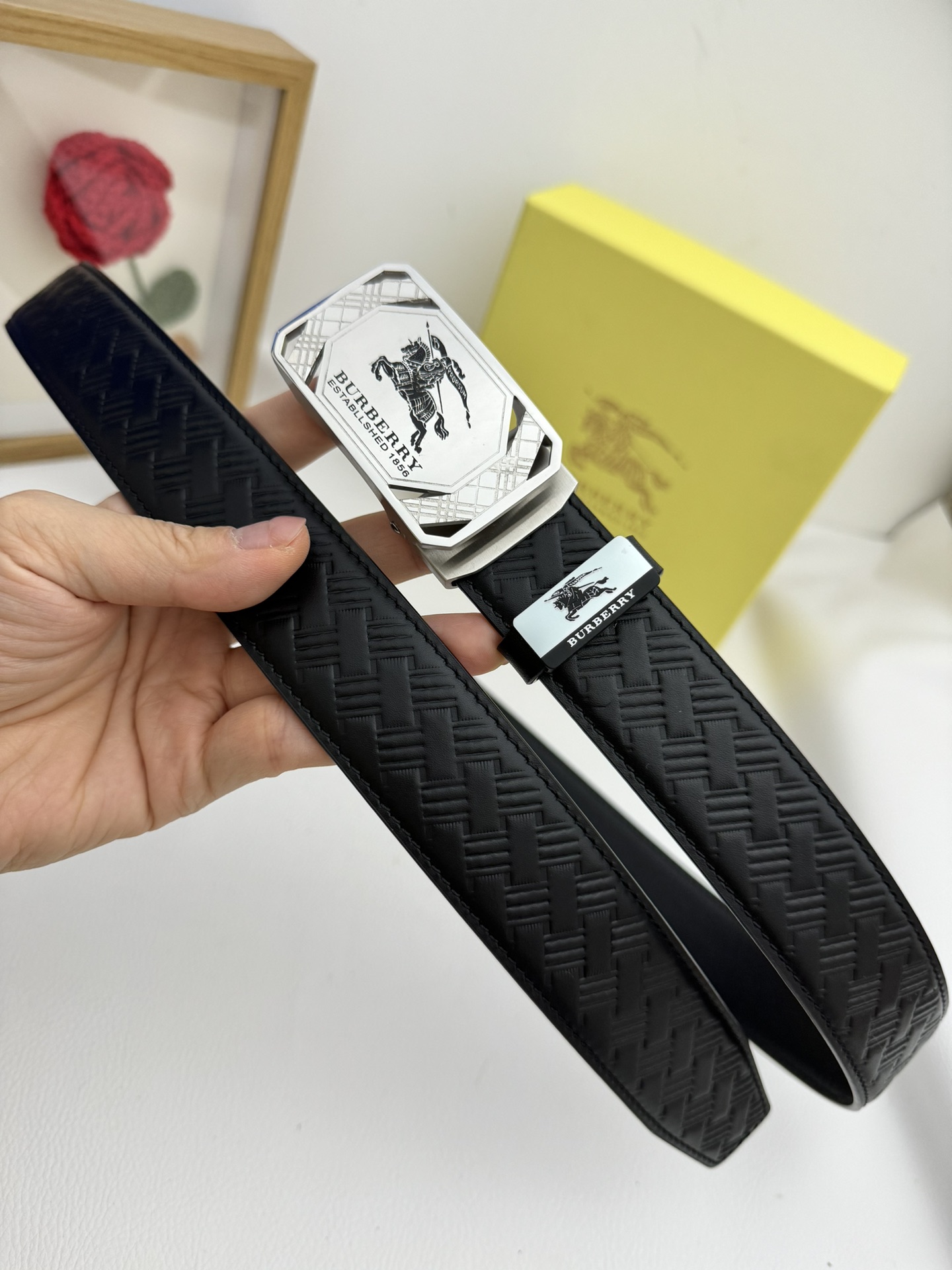バーバリー 2025新品値下受付 ベルト サンチュール 2508J150+