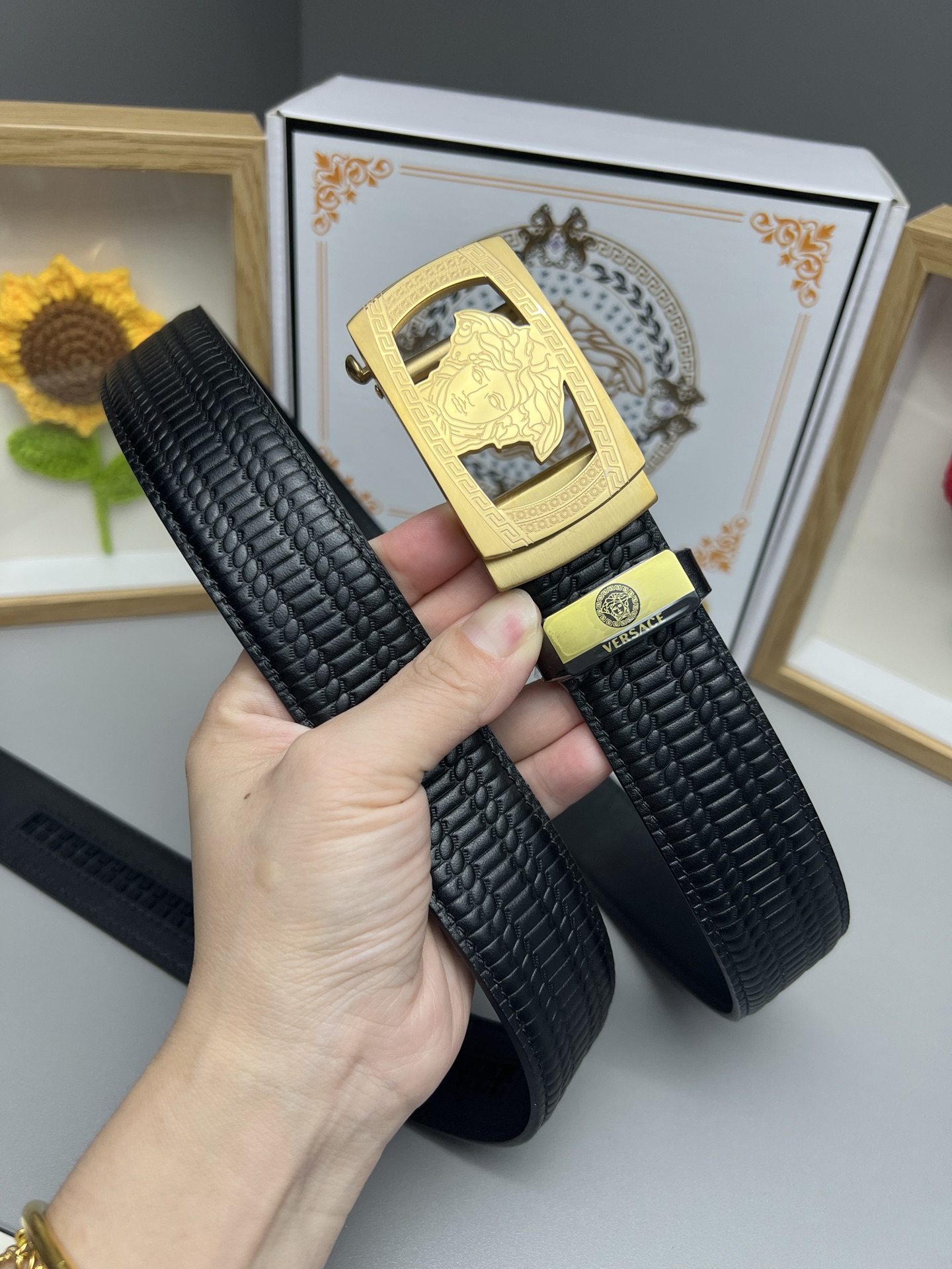 ヴェルサーチ 2025新品値下受付 ベルト サンチュール 2508J160+