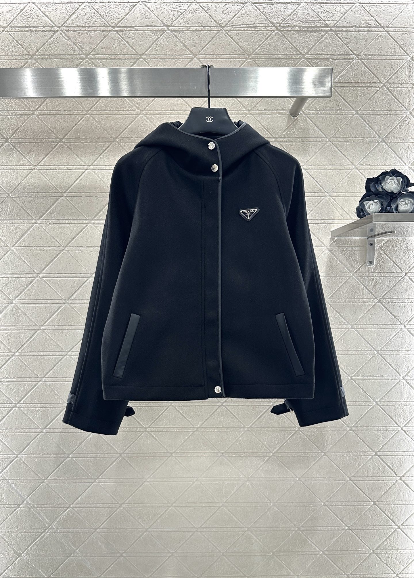 秋冬新品 女性プラダ トップス/アウター