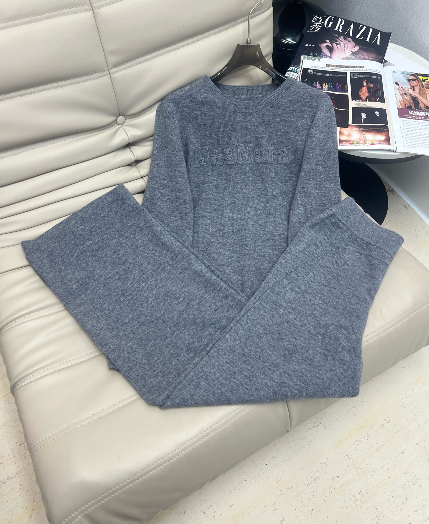 新着アイテム 女性マックスマーラ 上下服 セットアップ 2510