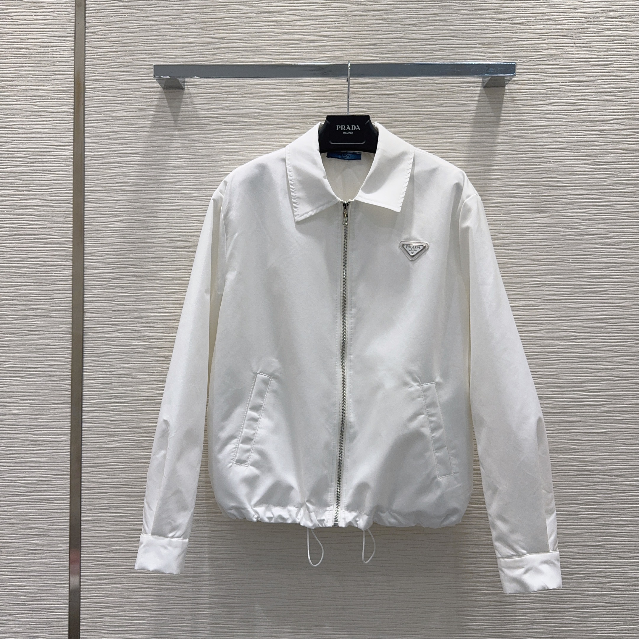 秋冬新品 女性プラダ トップス/アウター