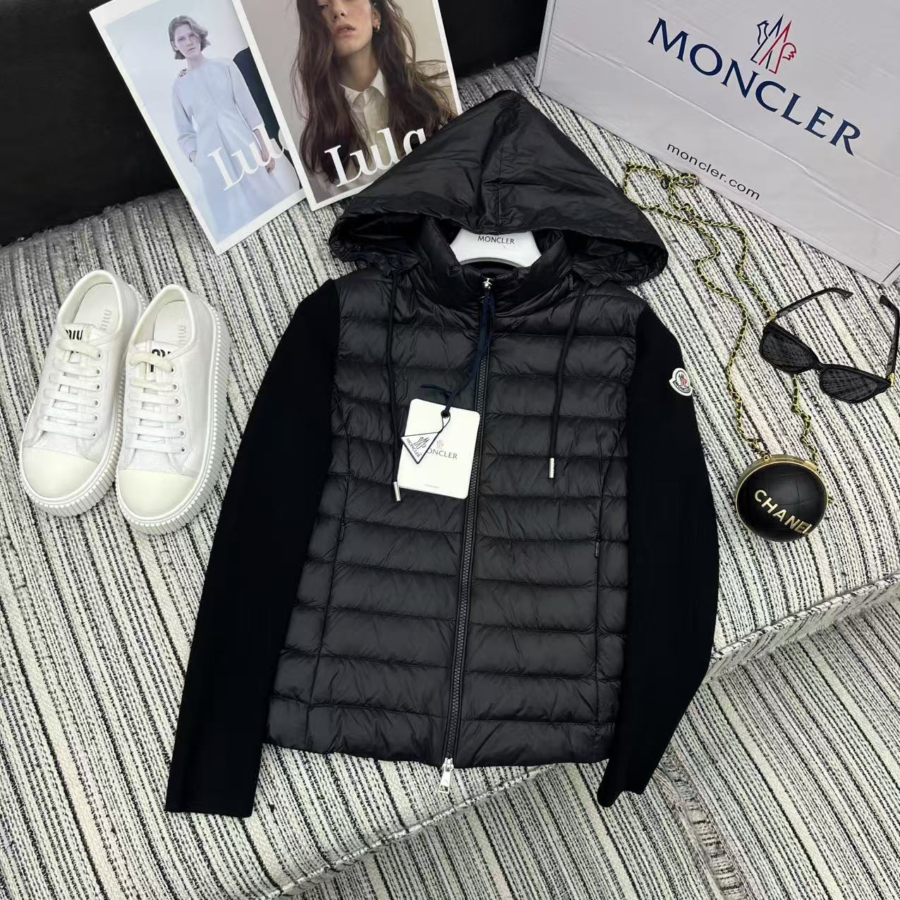 新品値下受付 女性 モンクレール ダウンジャケットジャケット