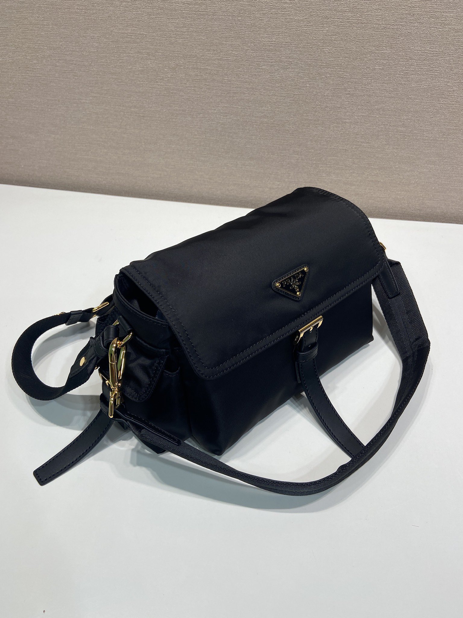 25SS最新作 プラダ バエクスプローラ ミディアム Re-Nylon