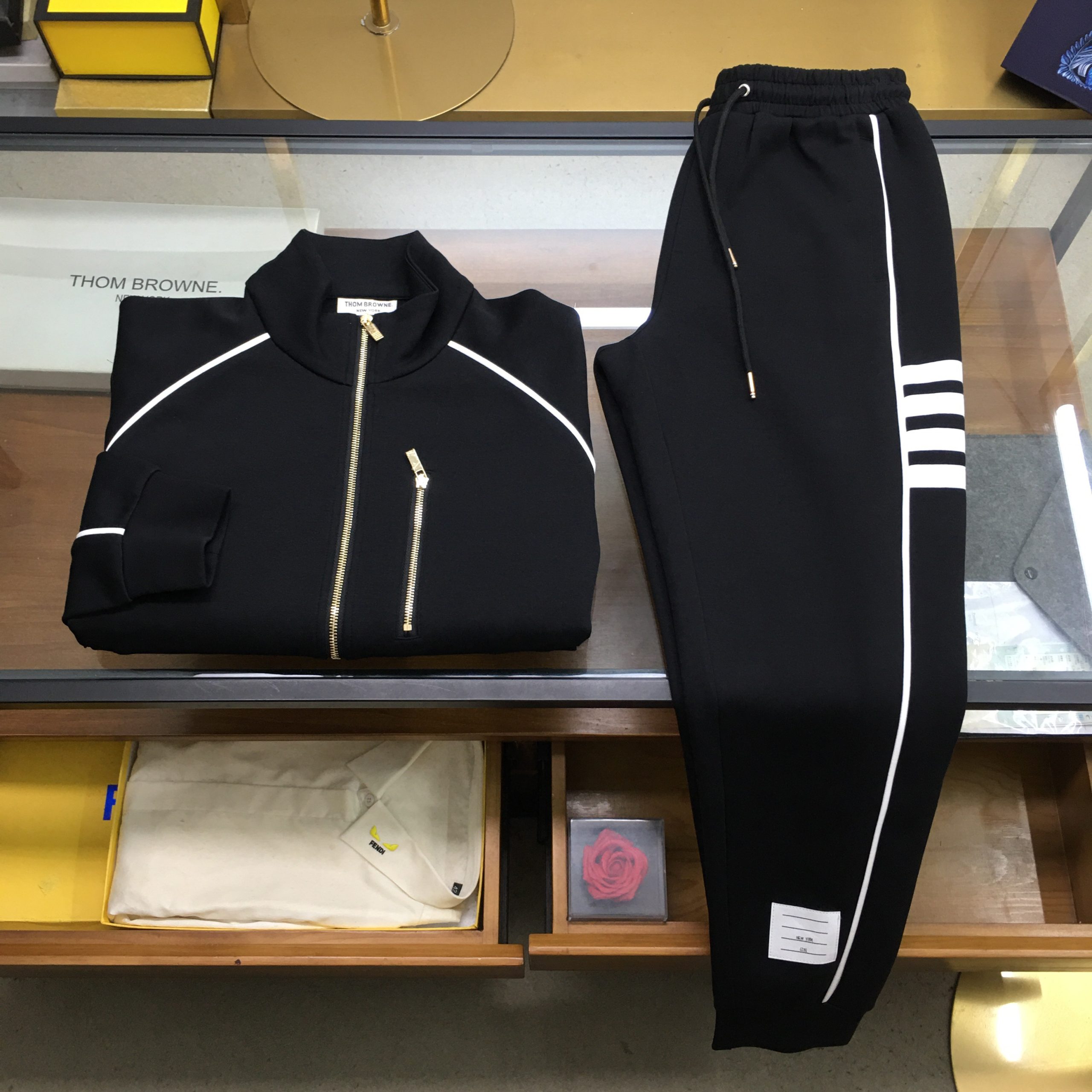 25秋冬ブランド通販 トムブラウン 上下服 セットアップ