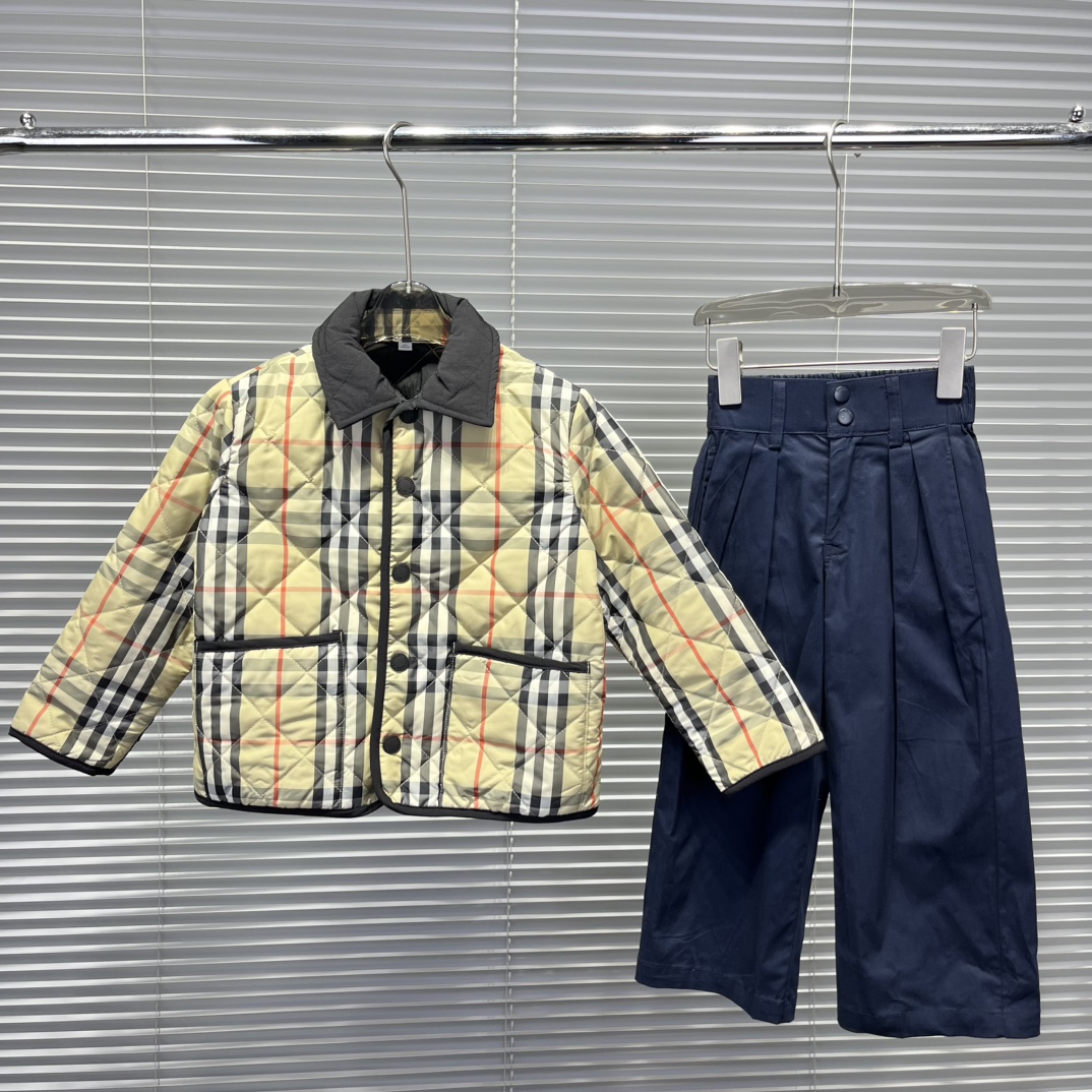 秋冬暖か服バーバリー 子供服 KID 上下服 セットアップ
