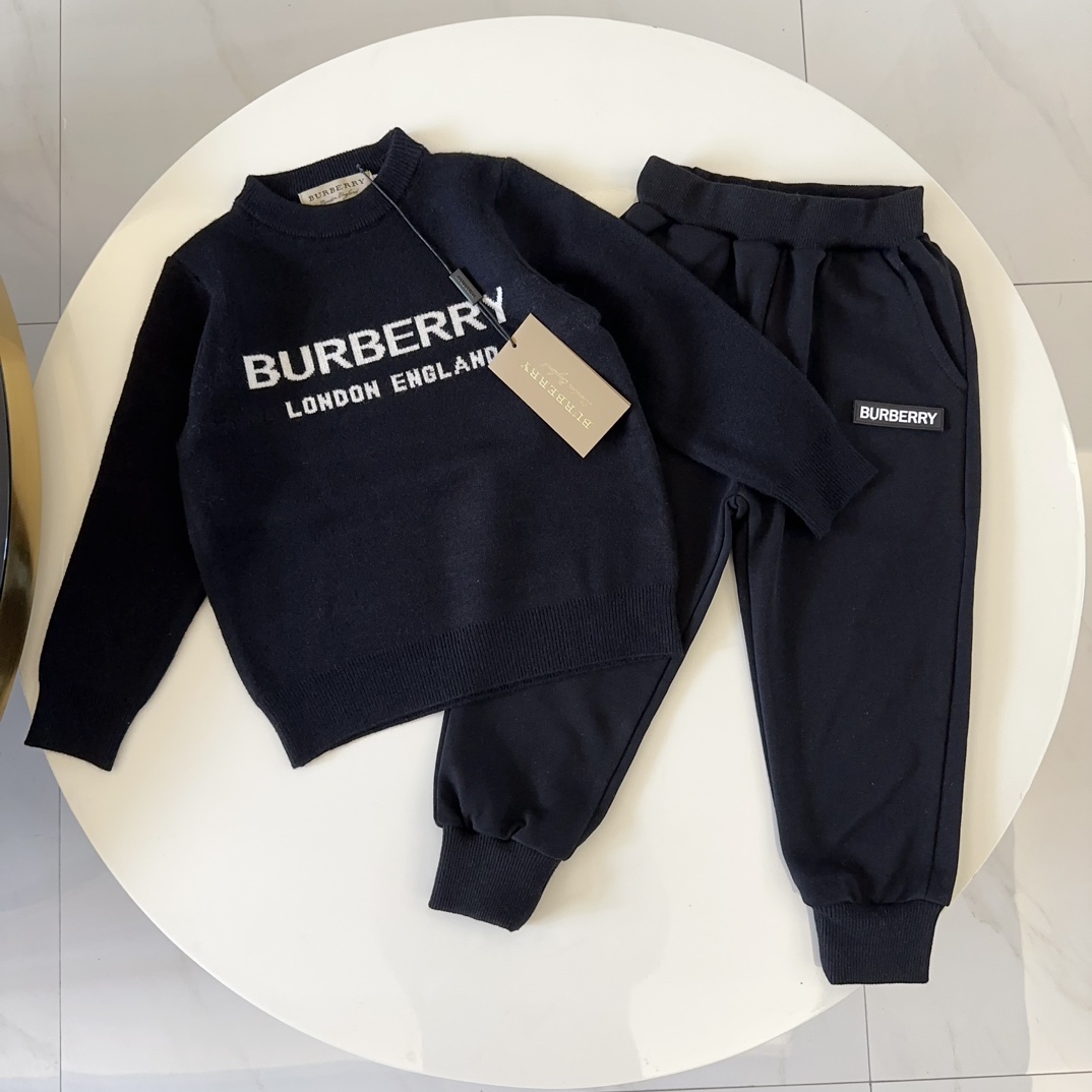 秋冬暖か服バーバリー 子供服 KID 上下服 セットアップ