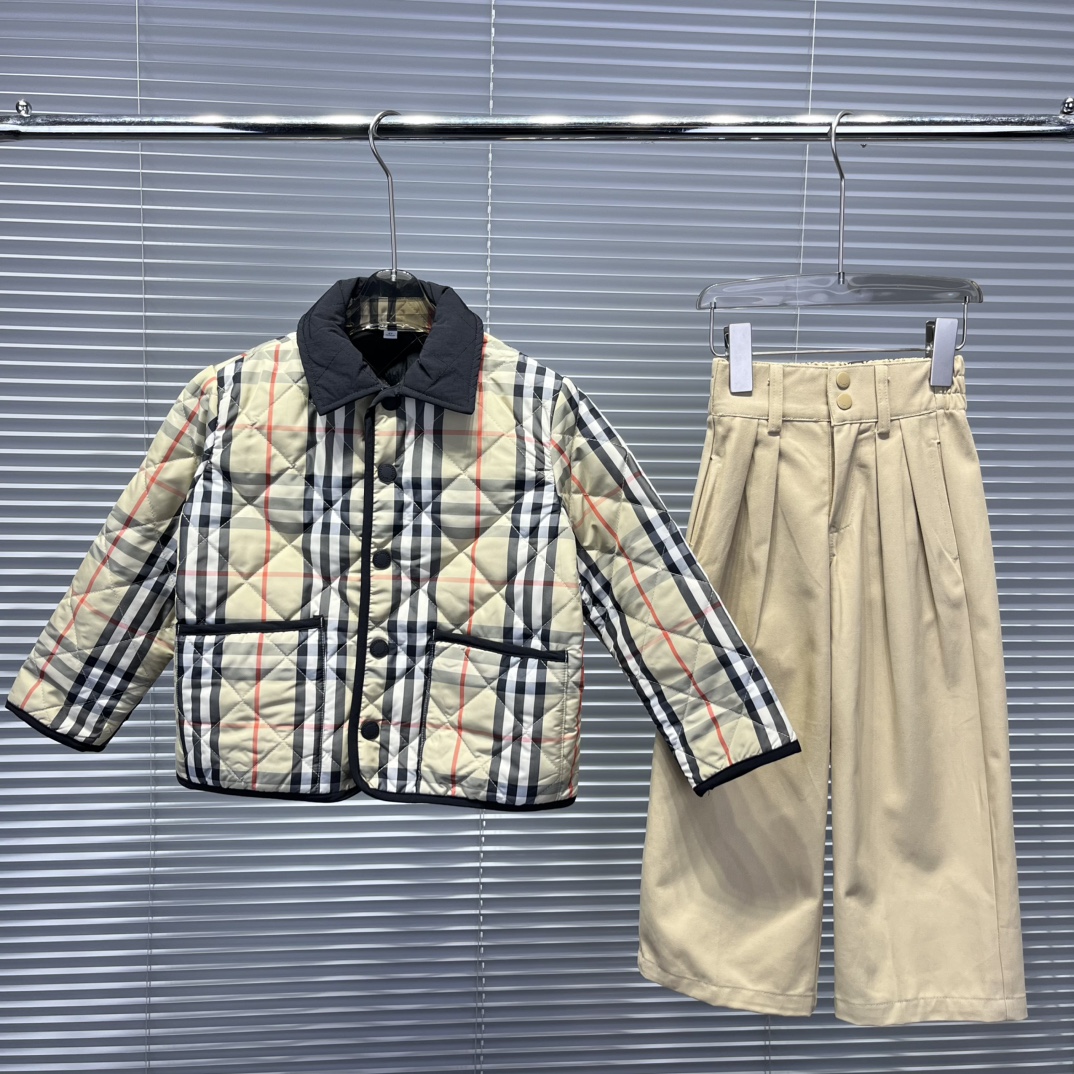 秋冬暖か服バーバリー 子供服 KID 上下服 セットアップ