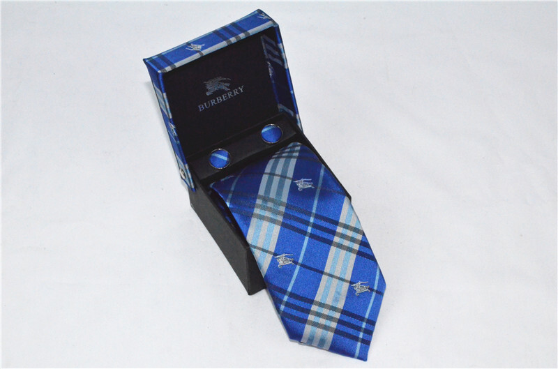 バーバリー 紳士用 Tie ネクタイ カフス 2点セット