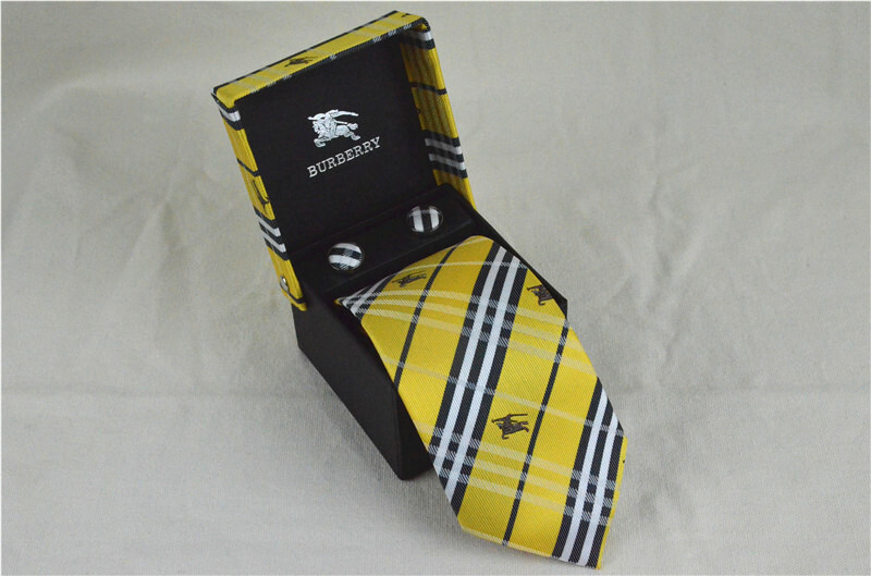 バーバリー 紳士用 Tie ネクタイ カフス 2点セット