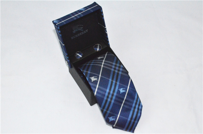 バーバリー 紳士用 Tie ネクタイ カフス 2点セット
