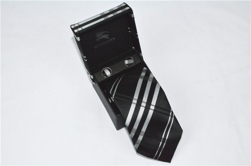 バーバリー 紳士用 Tie ネクタイ カフス 2点セット