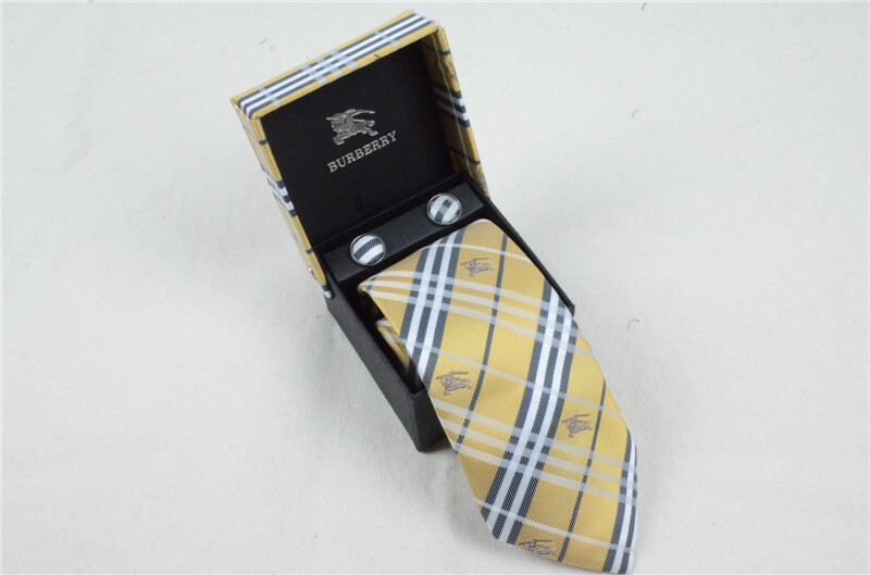 バーバリー 紳士用 Tie ネクタイ カフス 2点セット