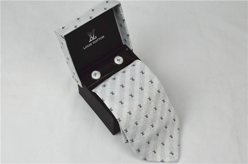 ルイヴィトン 紳士用 Tie ネクタイ カフス 2点セット